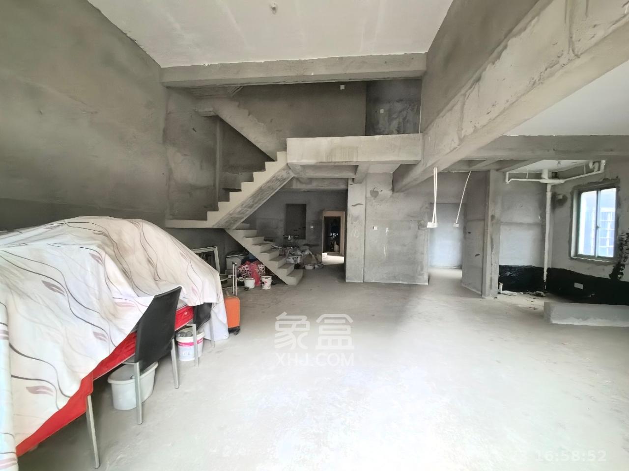 建鑫二期   300.0㎡      5600.0元/月室内图