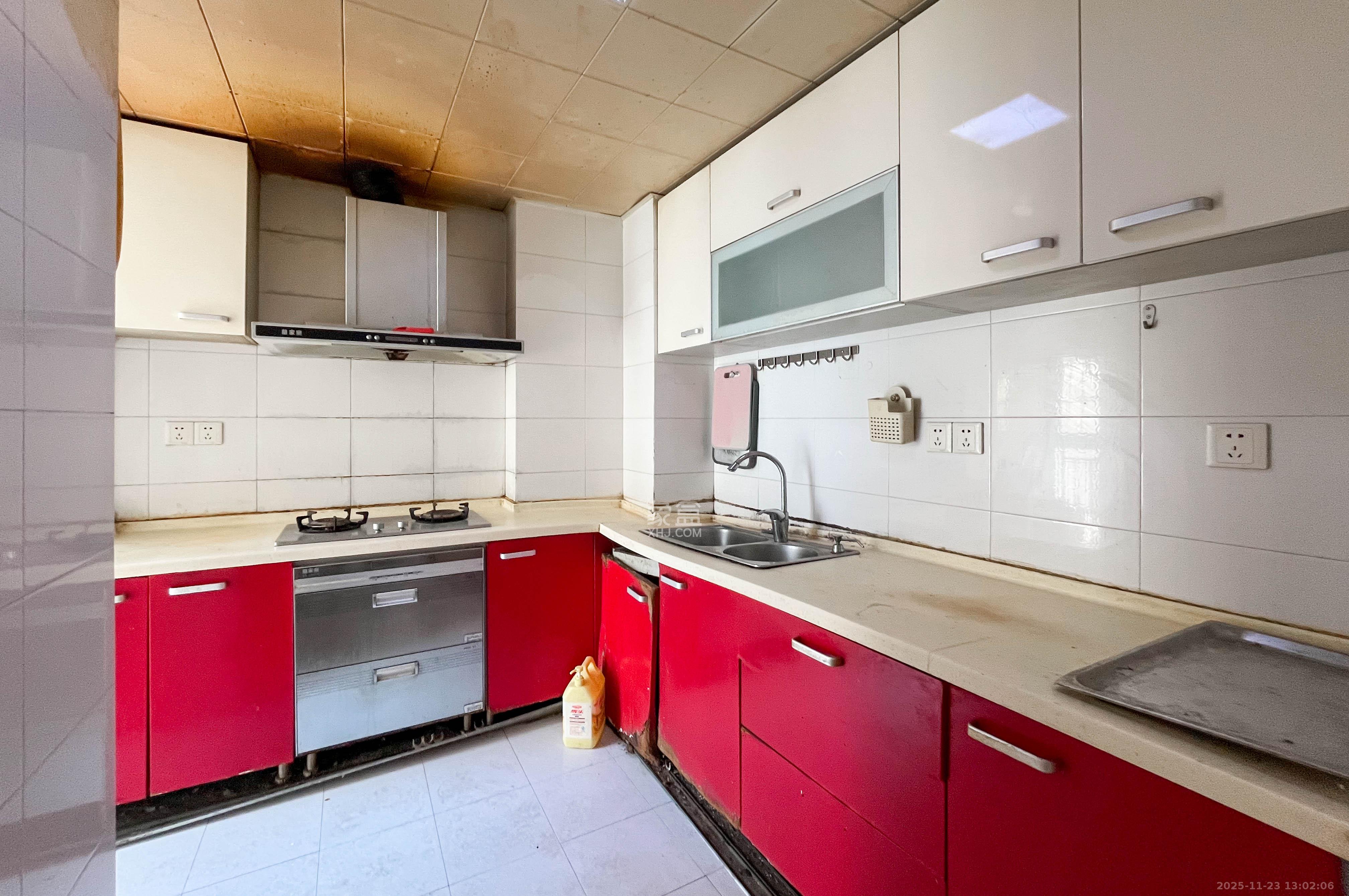 嘉逸名庭  2室2厅1卫    69.0万厨房