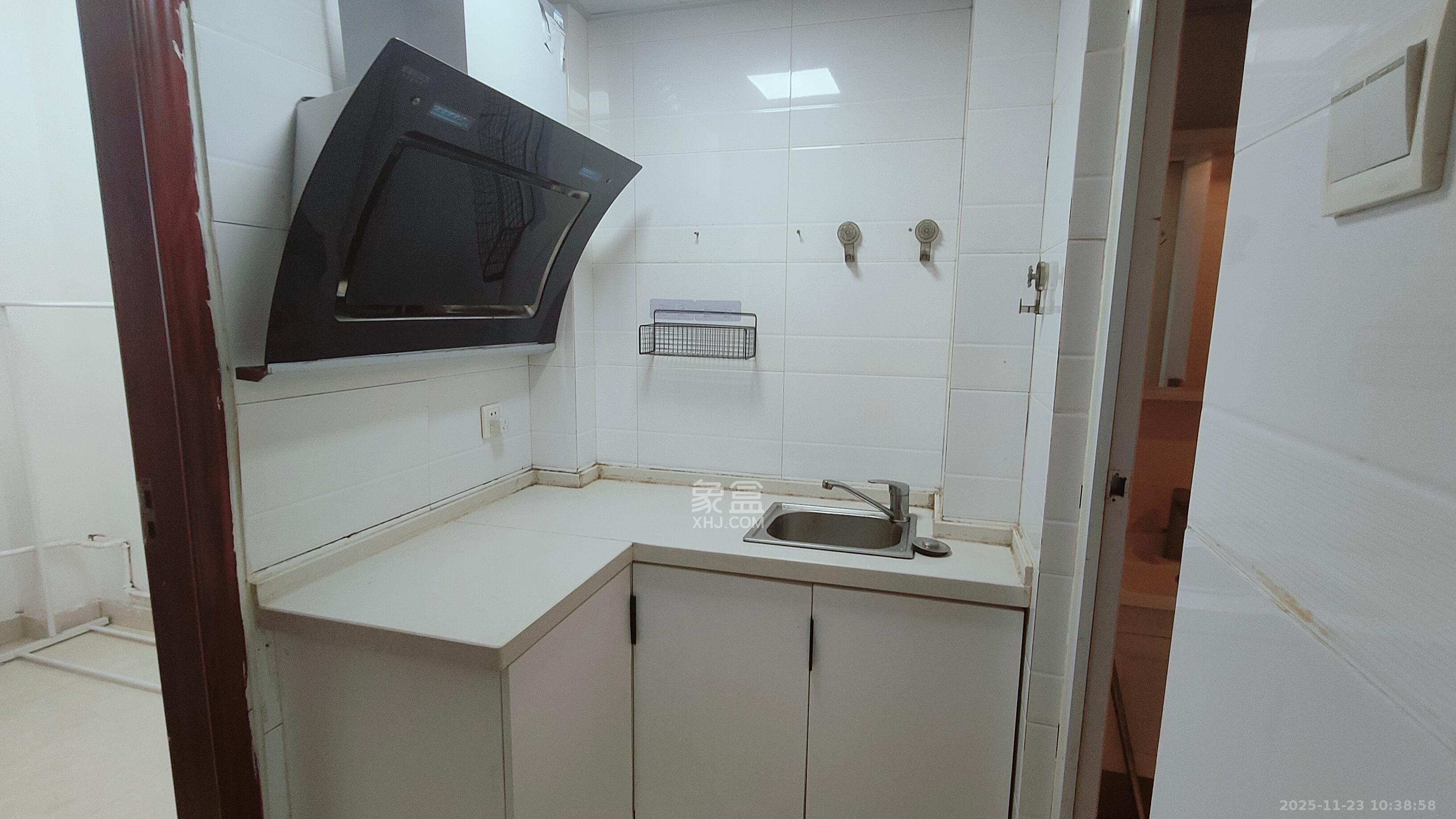 金碧文华  2室1厅1卫    2000.0元/月室内图