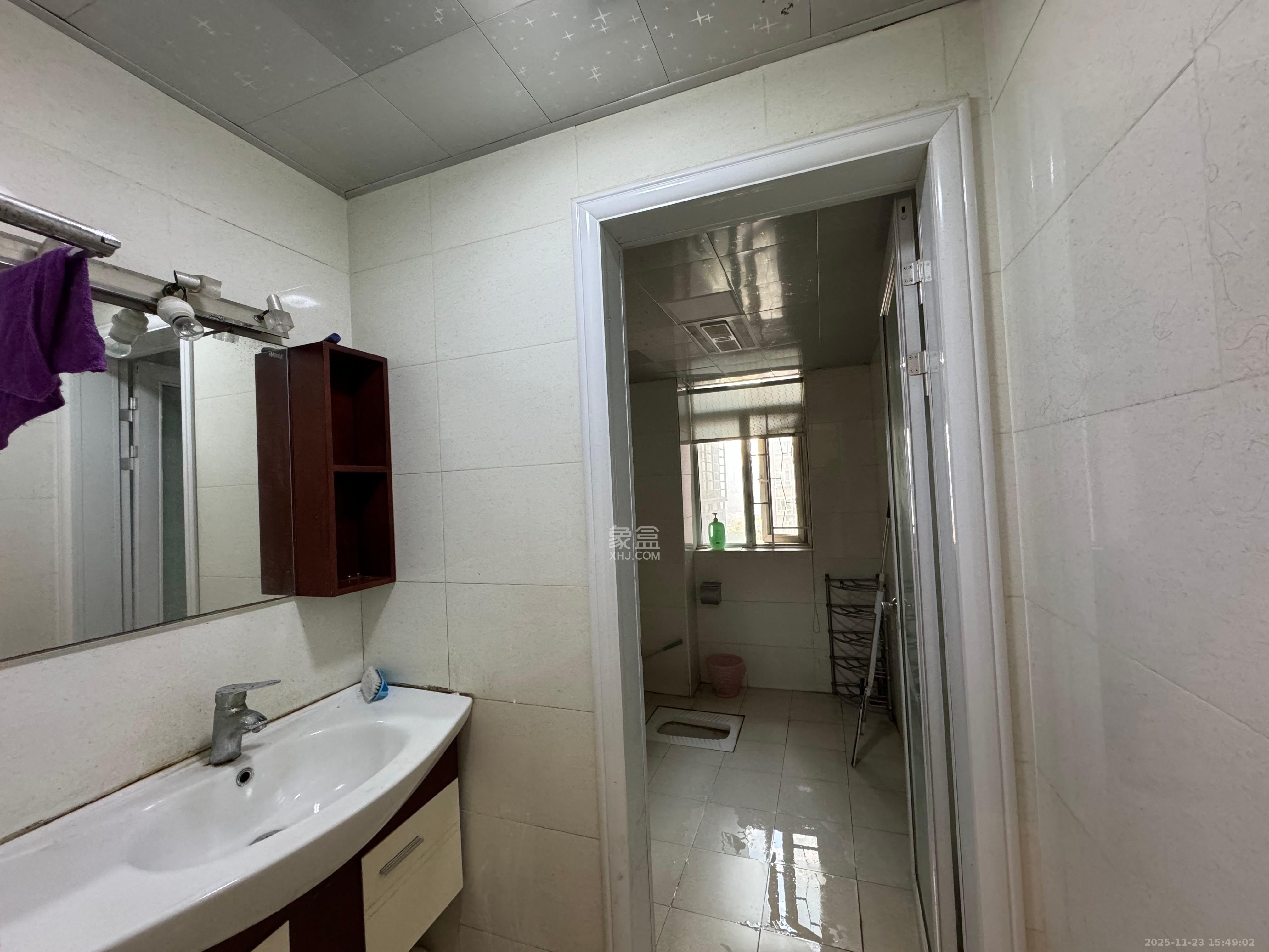 学府华庭 3室2厅2卫 2500.0元/月 学府华庭 3室2厅2卫 2500.0元/月室内图