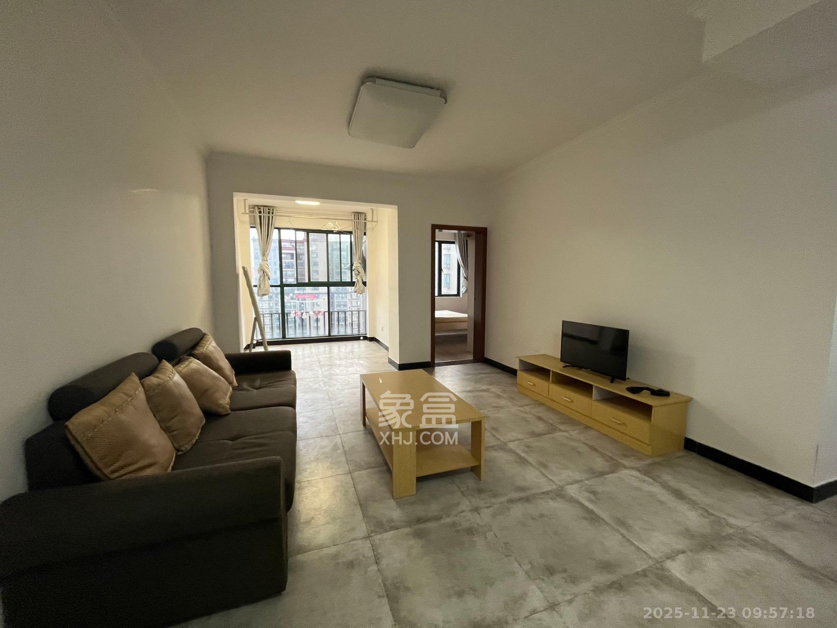 绿洲花园  2室2厅1卫    2200.0元/月