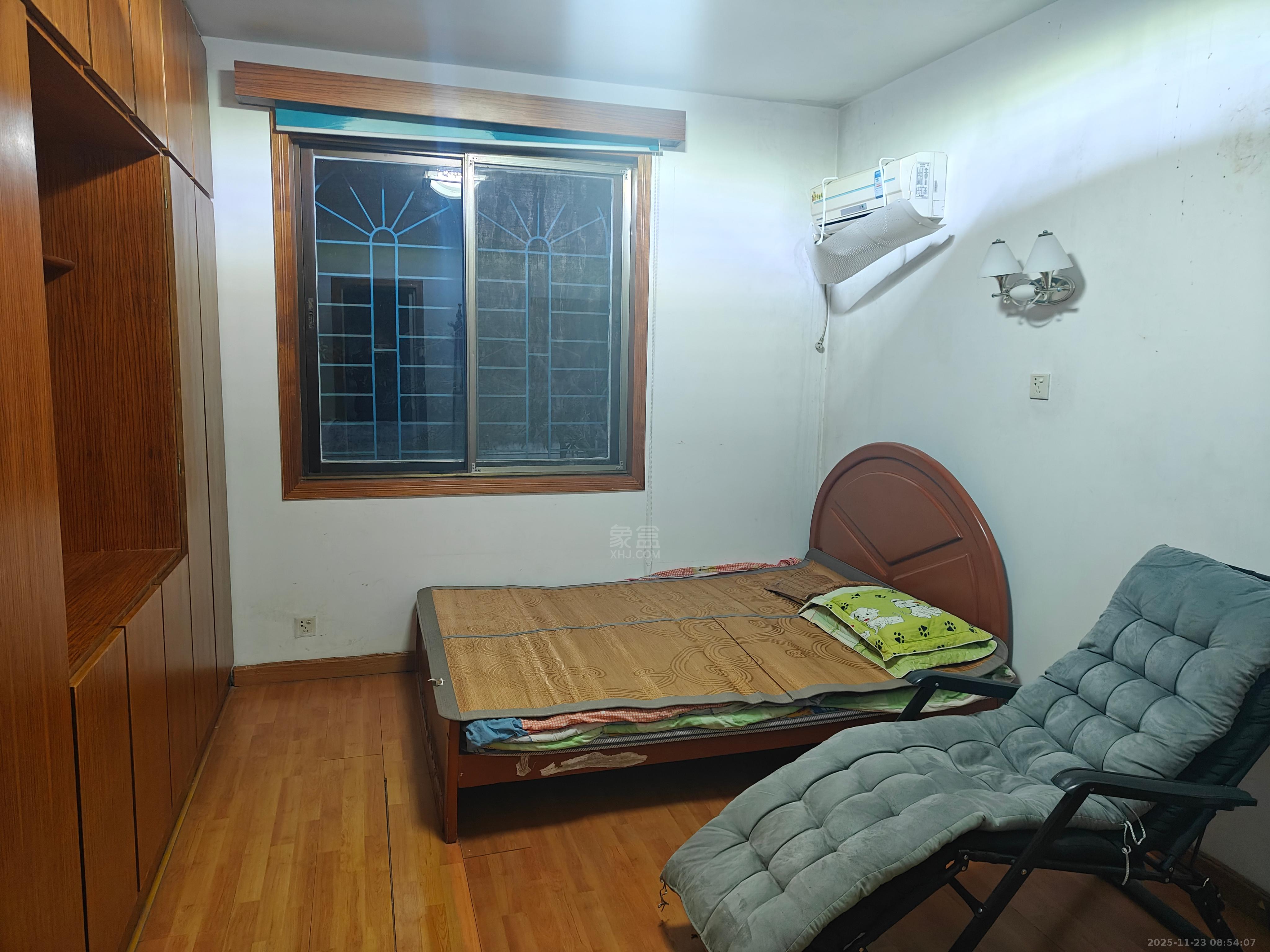 泰华二村 3室2厅2卫 1200.0元/月 泰华二村 3室2厅2卫 1200.0元/月室内图