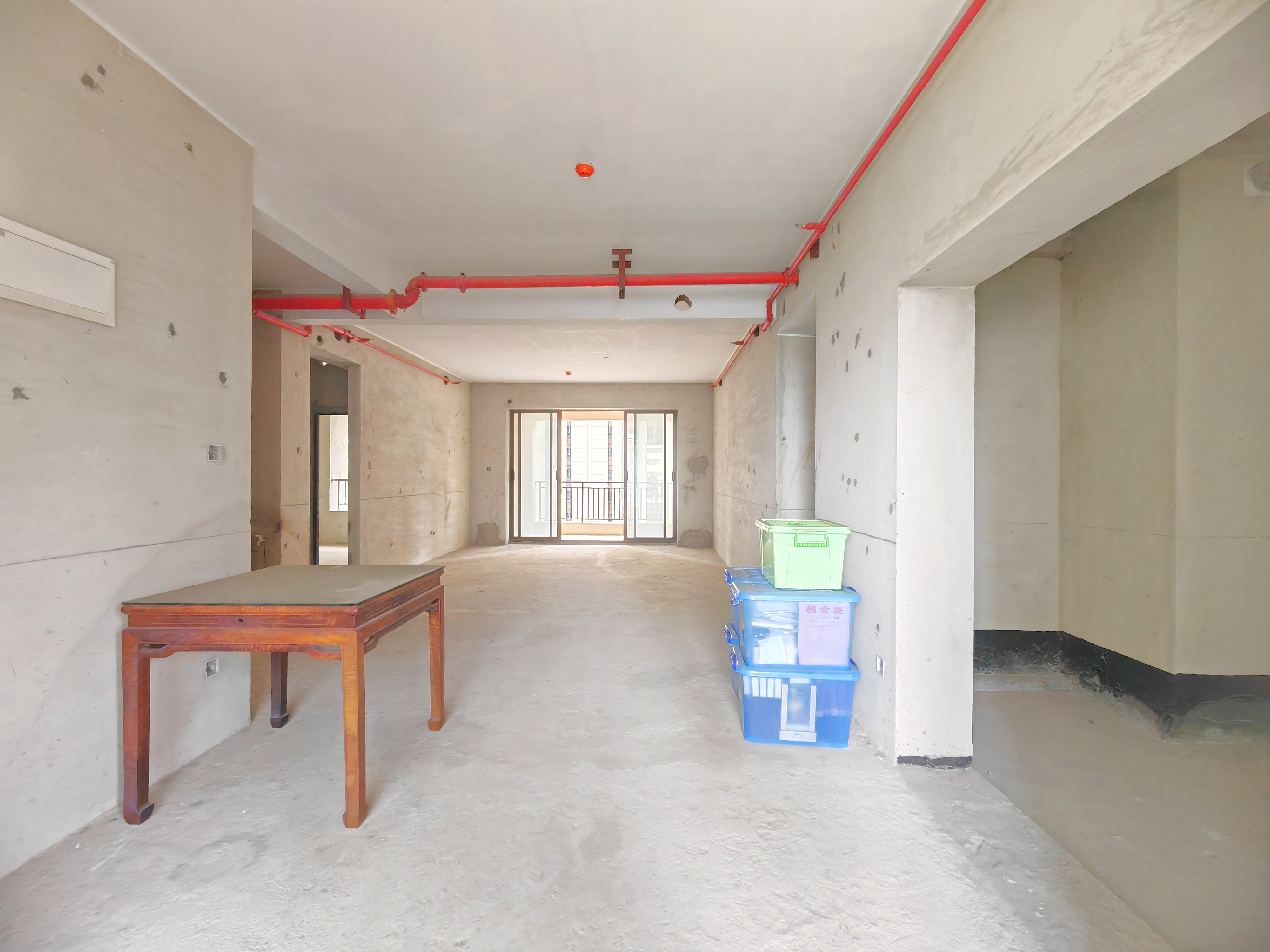 海航豪庭南苑 4室2厅3卫 380.0万 海航豪庭南苑 4室2厅3卫 380.0万客厅