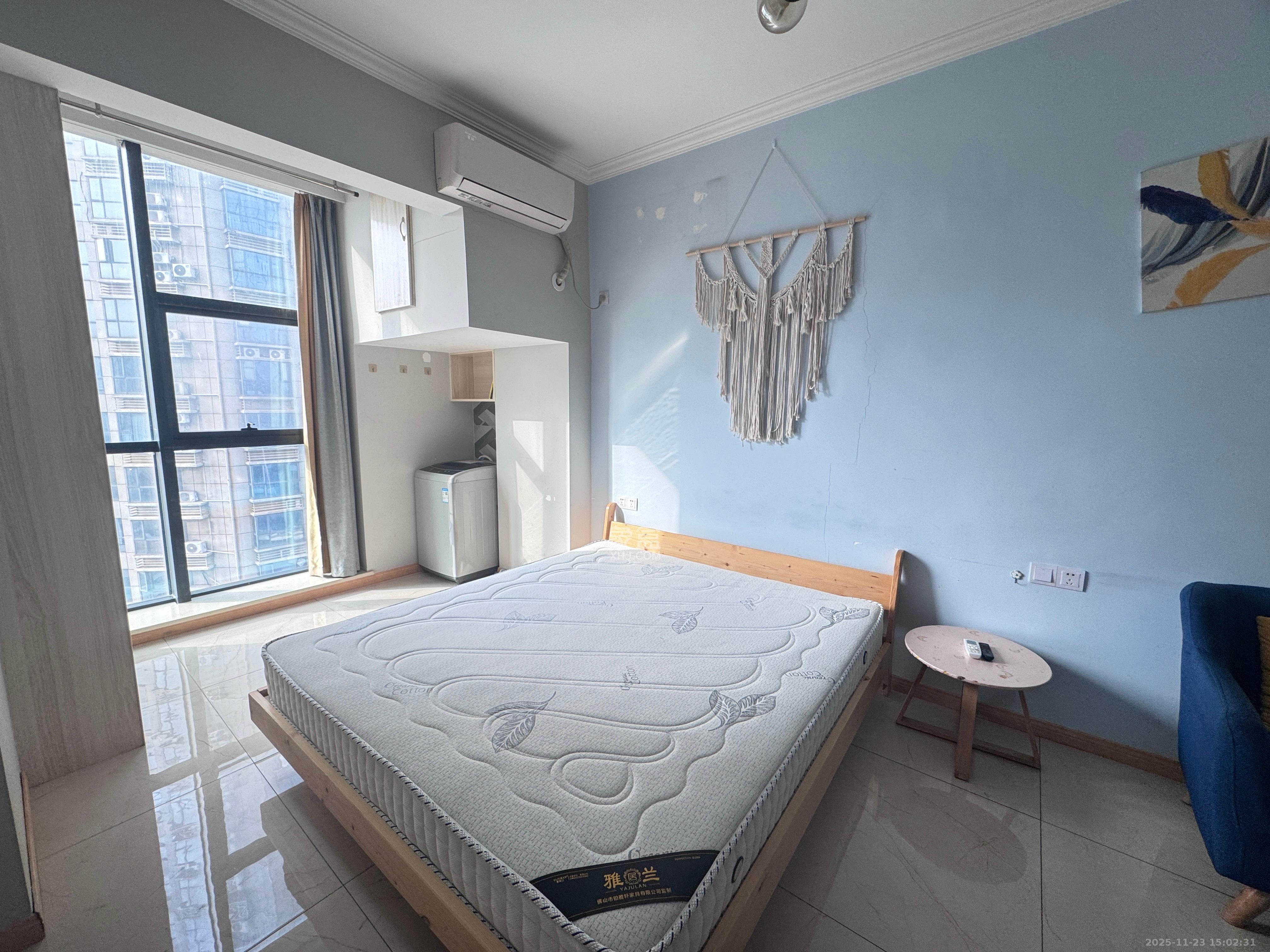 东盈商业广场(华泉城市广场) 1室0厅0卫 1600.0元/月 东盈商业广场(华泉城市广场) 1室0厅0卫 1600.0元/月室内图