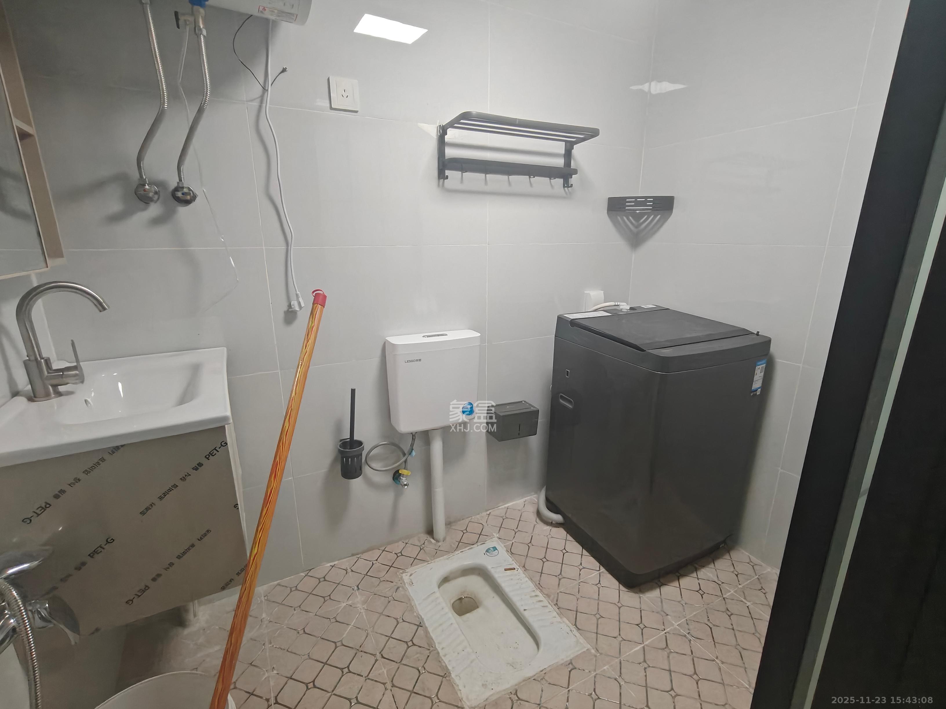 鄱阳汇金中心 1室0厅0卫 1400.0元/月 鄱阳汇金中心 1室0厅0卫 1400.0元/月室内图