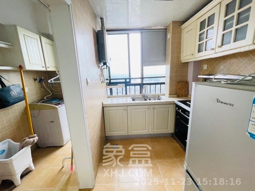 山水湾  2室2厅1卫    1600.0元/月室内图