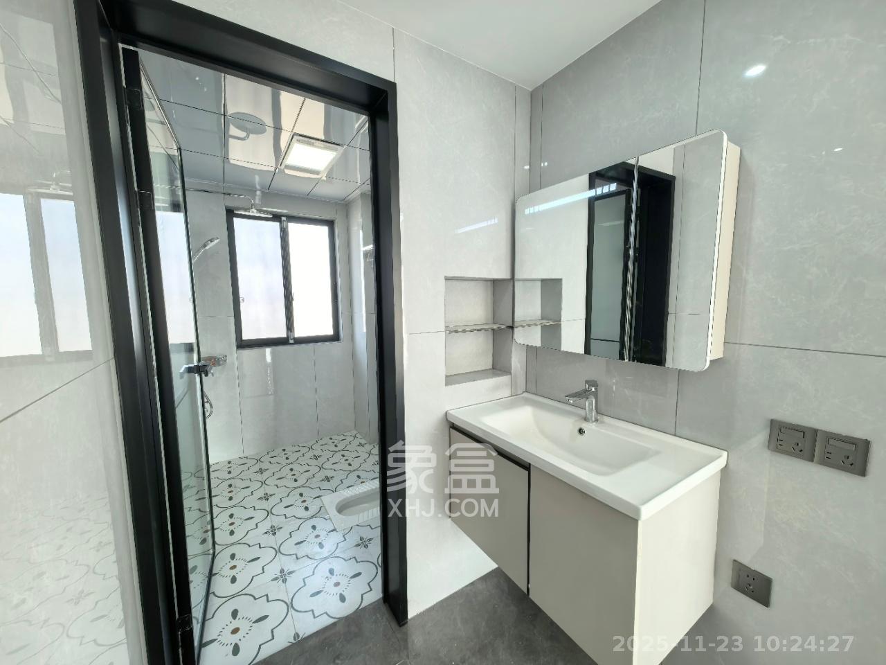 桥头家园二期（桥头家苑二期）  4室2厅2卫    2400.0元/月室内图