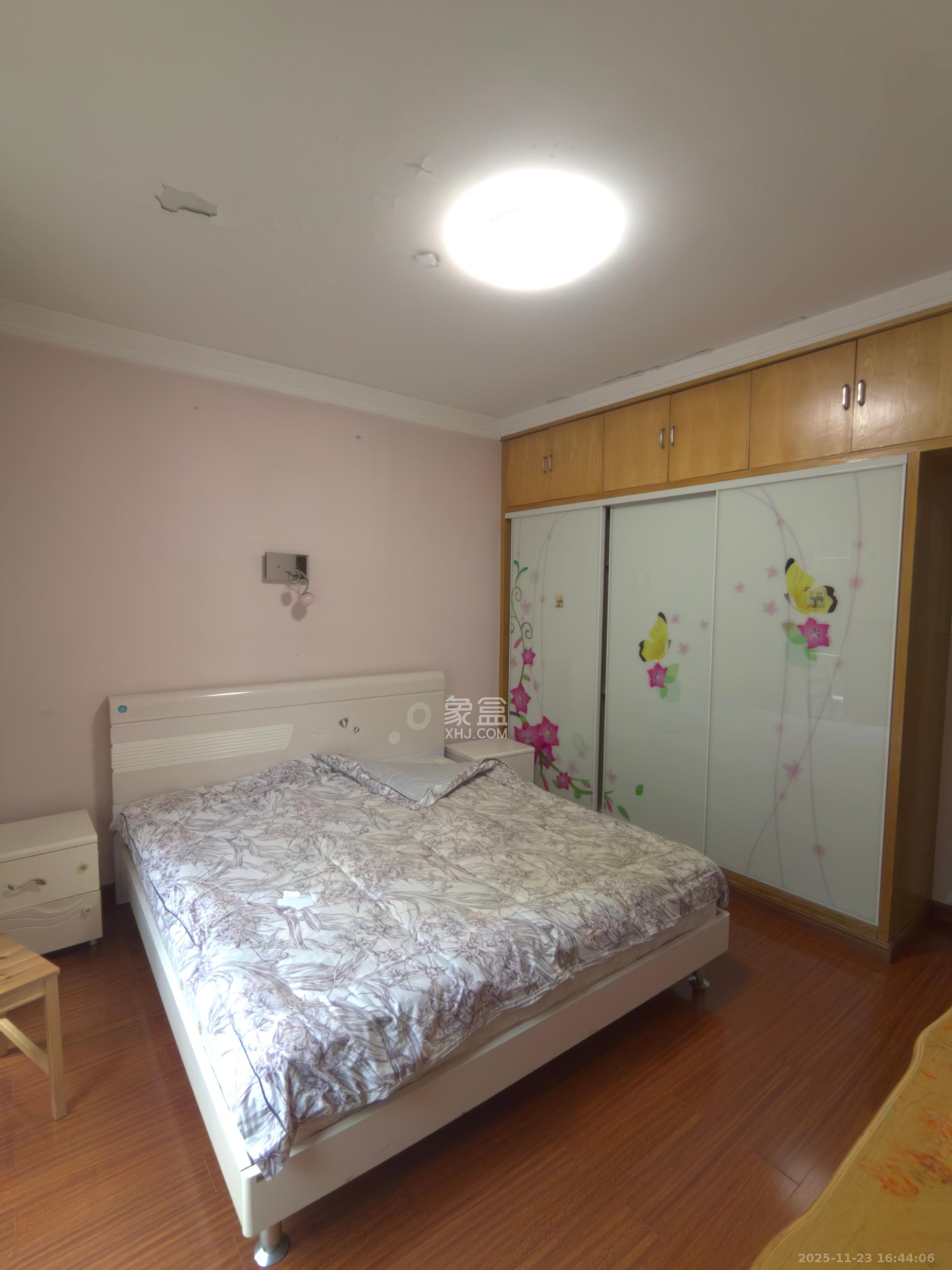 中新森林海  2室2厅1卫    1200.0元/月室内图