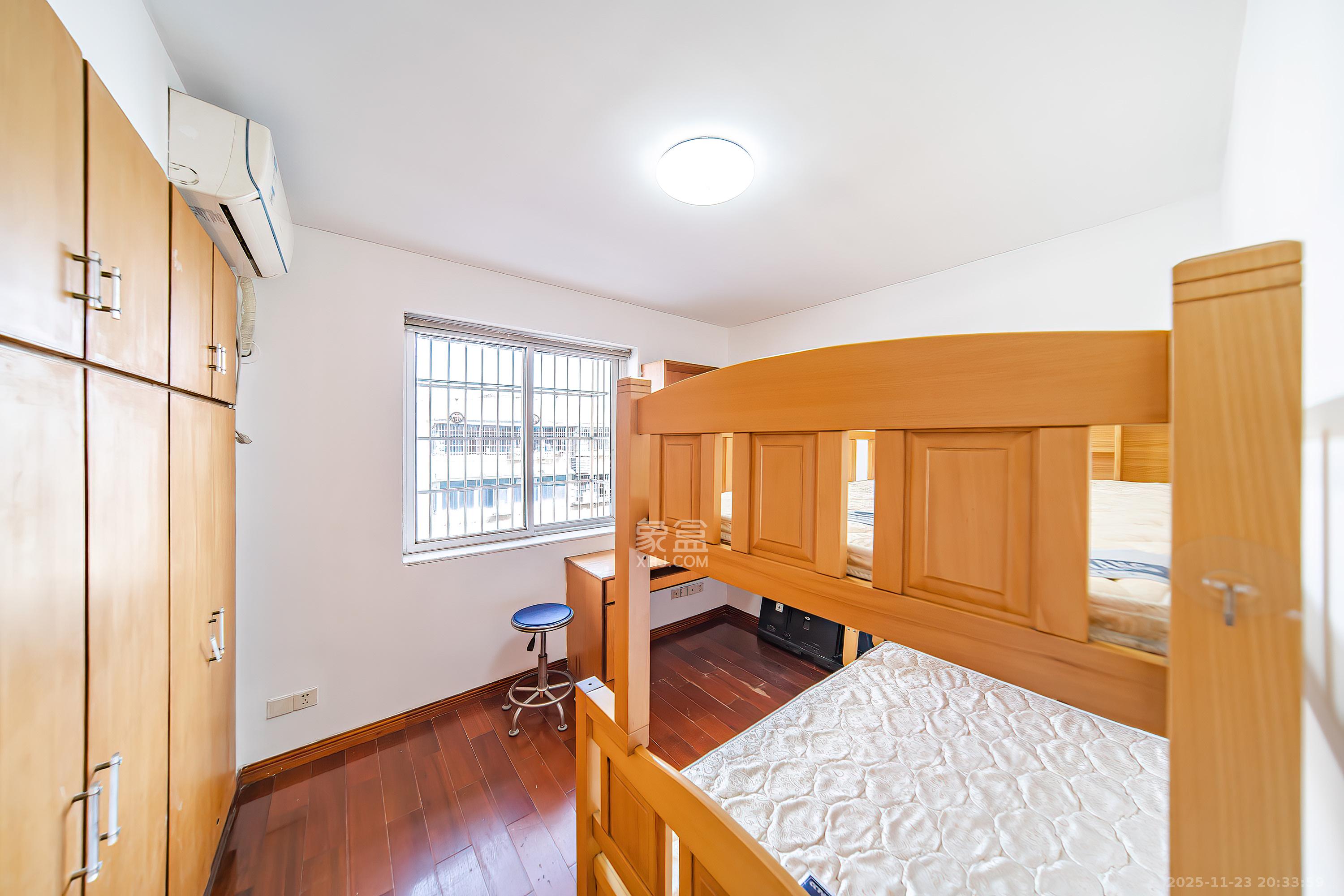 德雅苑 3室2厅2卫 81.2万 德雅苑 3室2厅2卫 81.2万卧室