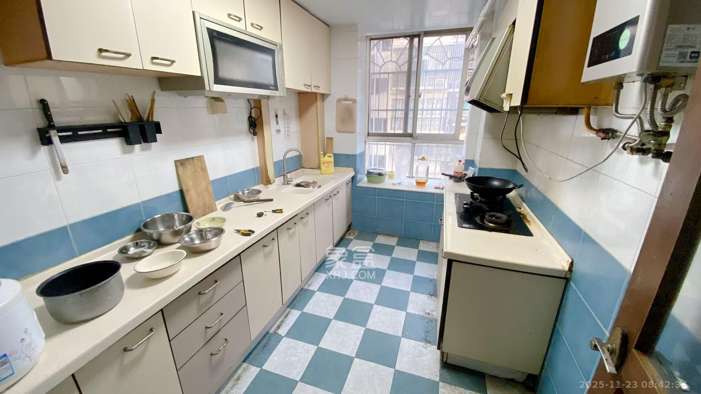 金帆小区 3室2厅2卫 2100.0元/月 金帆小区 3室2厅2卫 2100.0元/月室内图