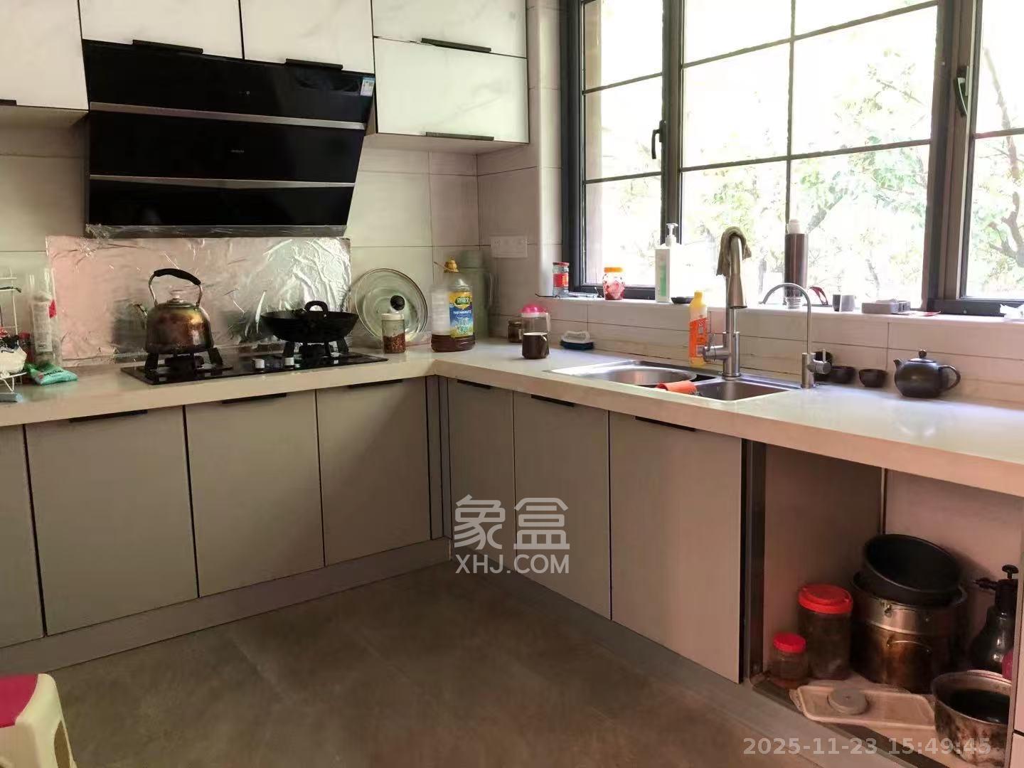 托斯卡纳洋房高层 4室2厅3卫 6000.0元/月 托斯卡纳洋房高层 4室2厅3卫 6000.0元/月室内图