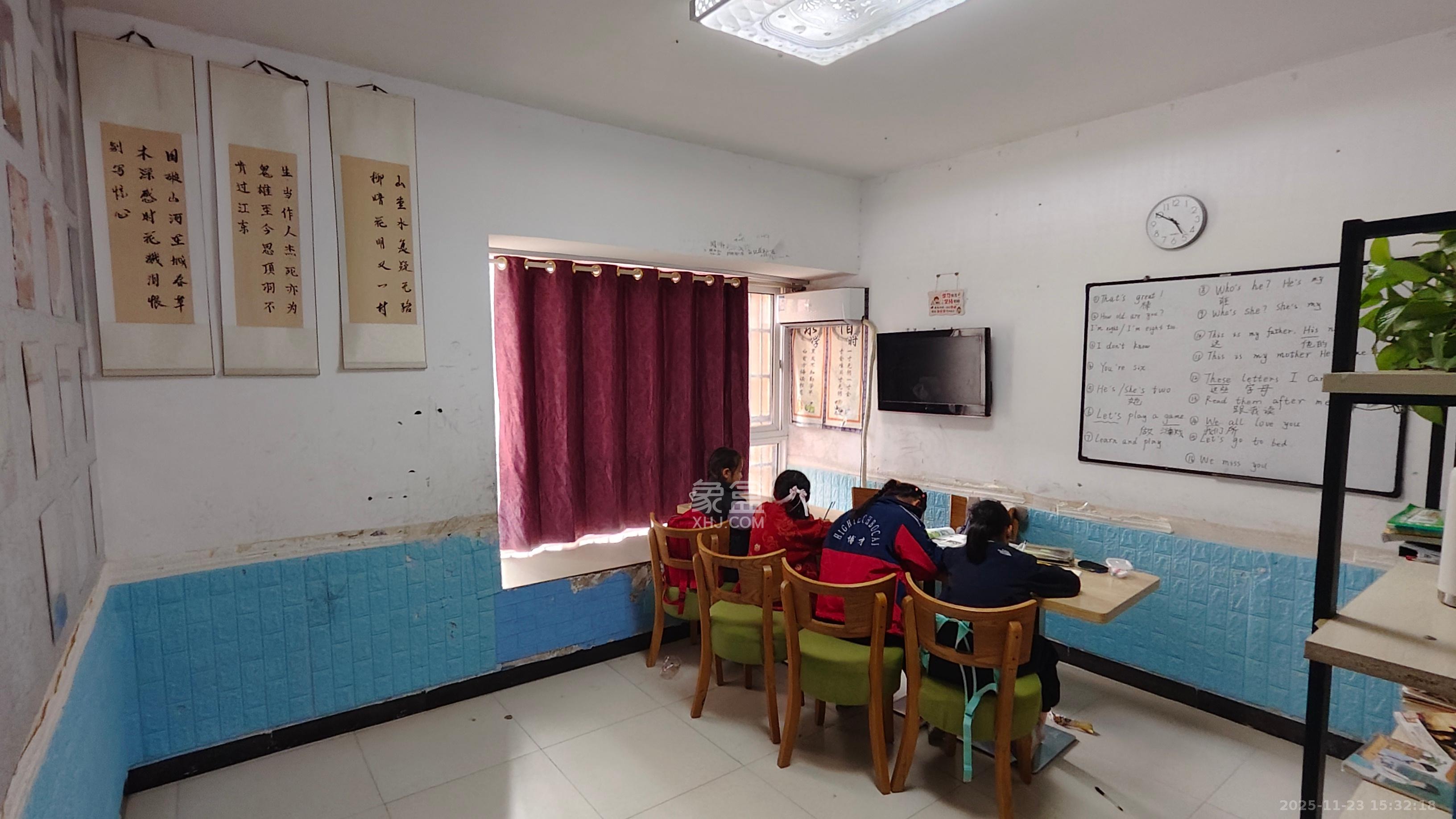 家和苑(原梅溪湖保障性住房一期) 3室2厅1卫 2300.0元/月 家和苑(原梅溪湖保障性住房一期) 3室2厅1卫 2300.0元/月室内图