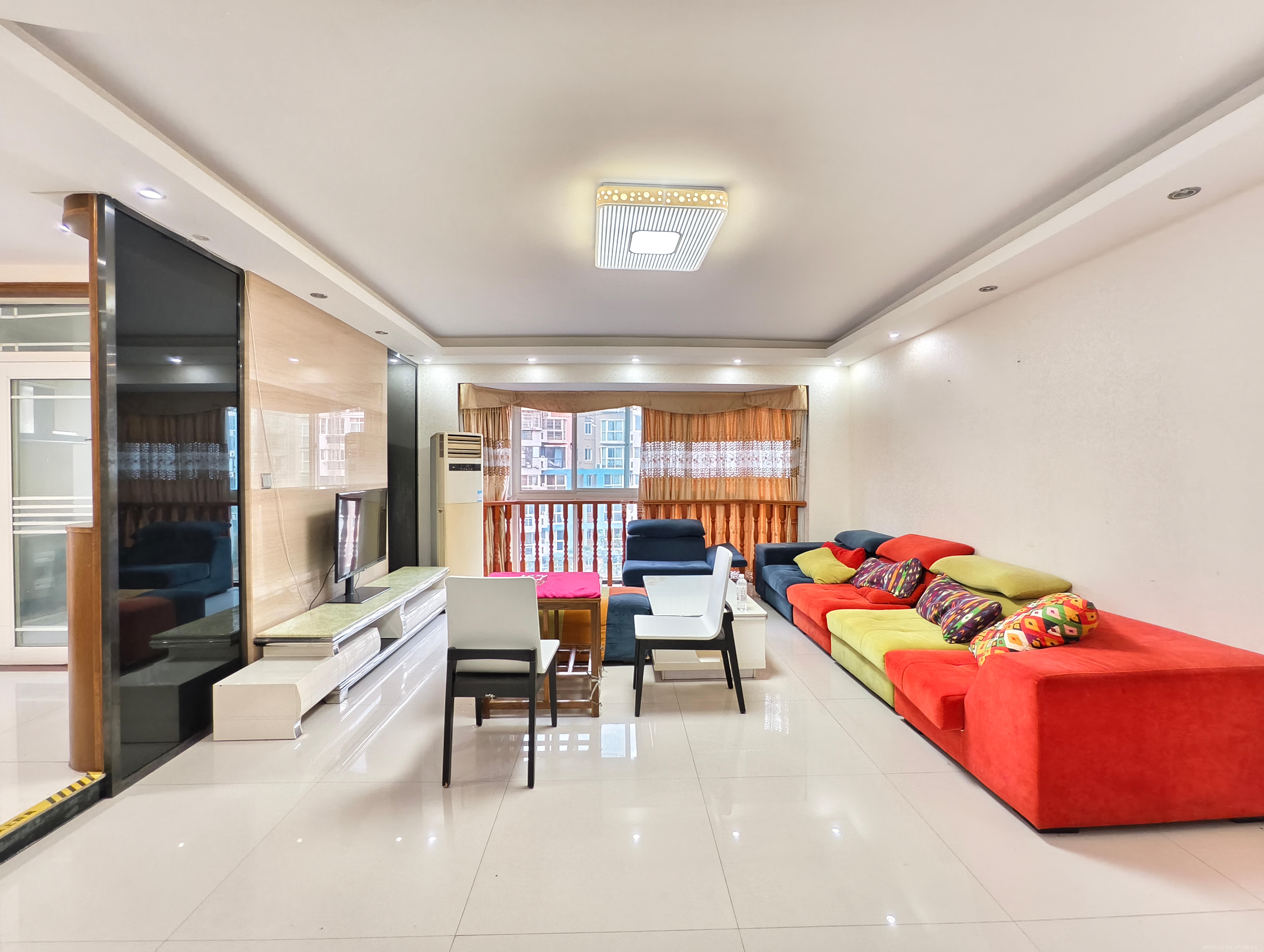 金色山庄 3室2厅2卫 3000.0元/月 金色山庄 3室2厅2卫 3000.0元/月室内图