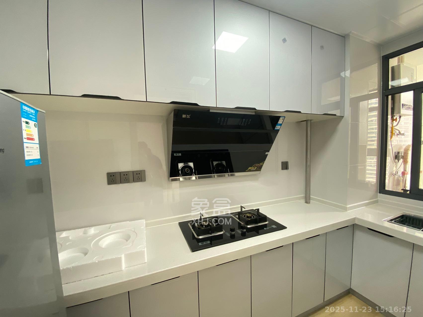 理想智慧大厦 1室1厅1卫 1800.0元/月 理想智慧大厦 1室1厅1卫 1800.0元/月室内图