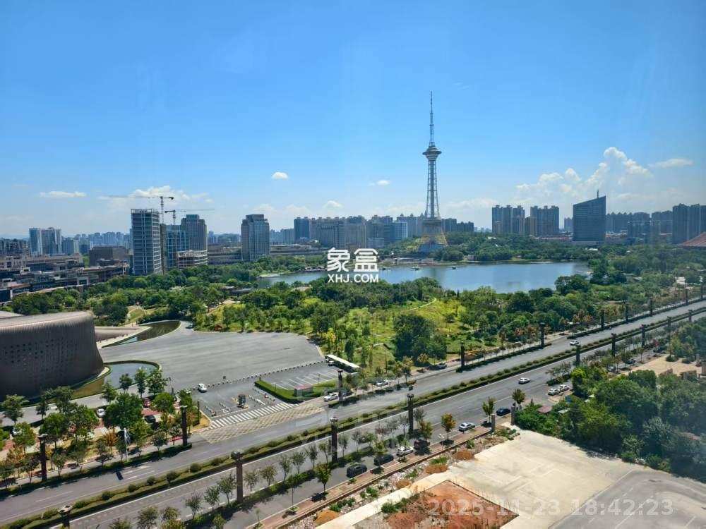 奥园养生城 4室2厅2卫 5000.0元/月 奥园养生城 4室2厅2卫 5000.0元/月室内图