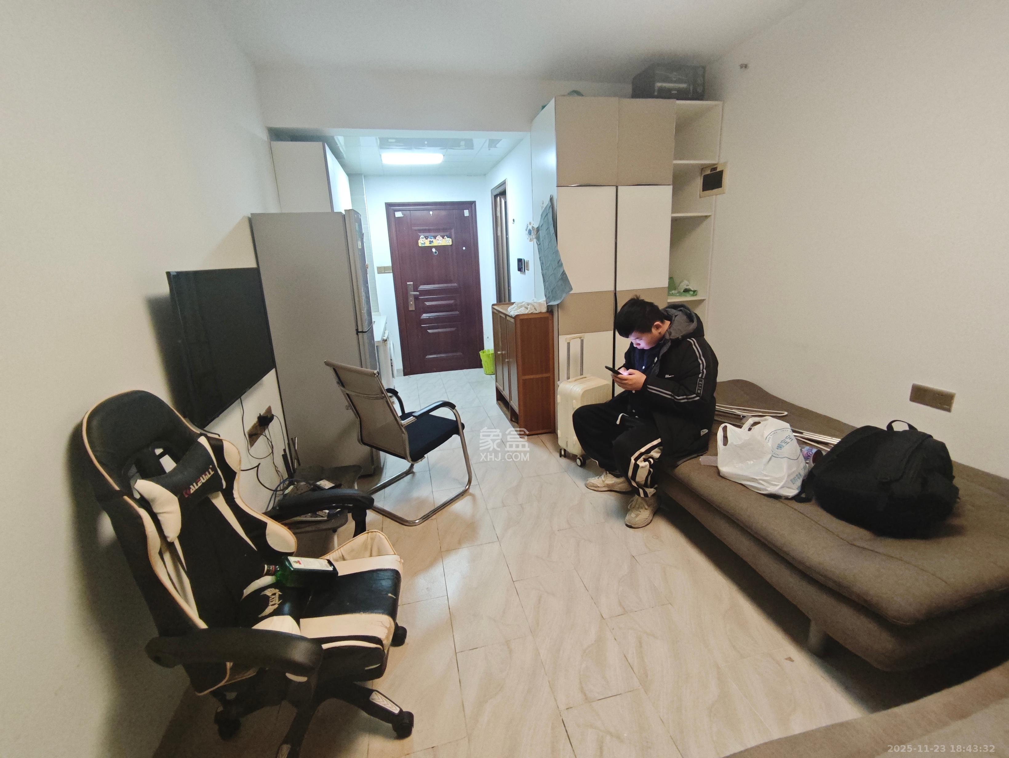 旭辉御府   41.43㎡      1300.0元/月室内图