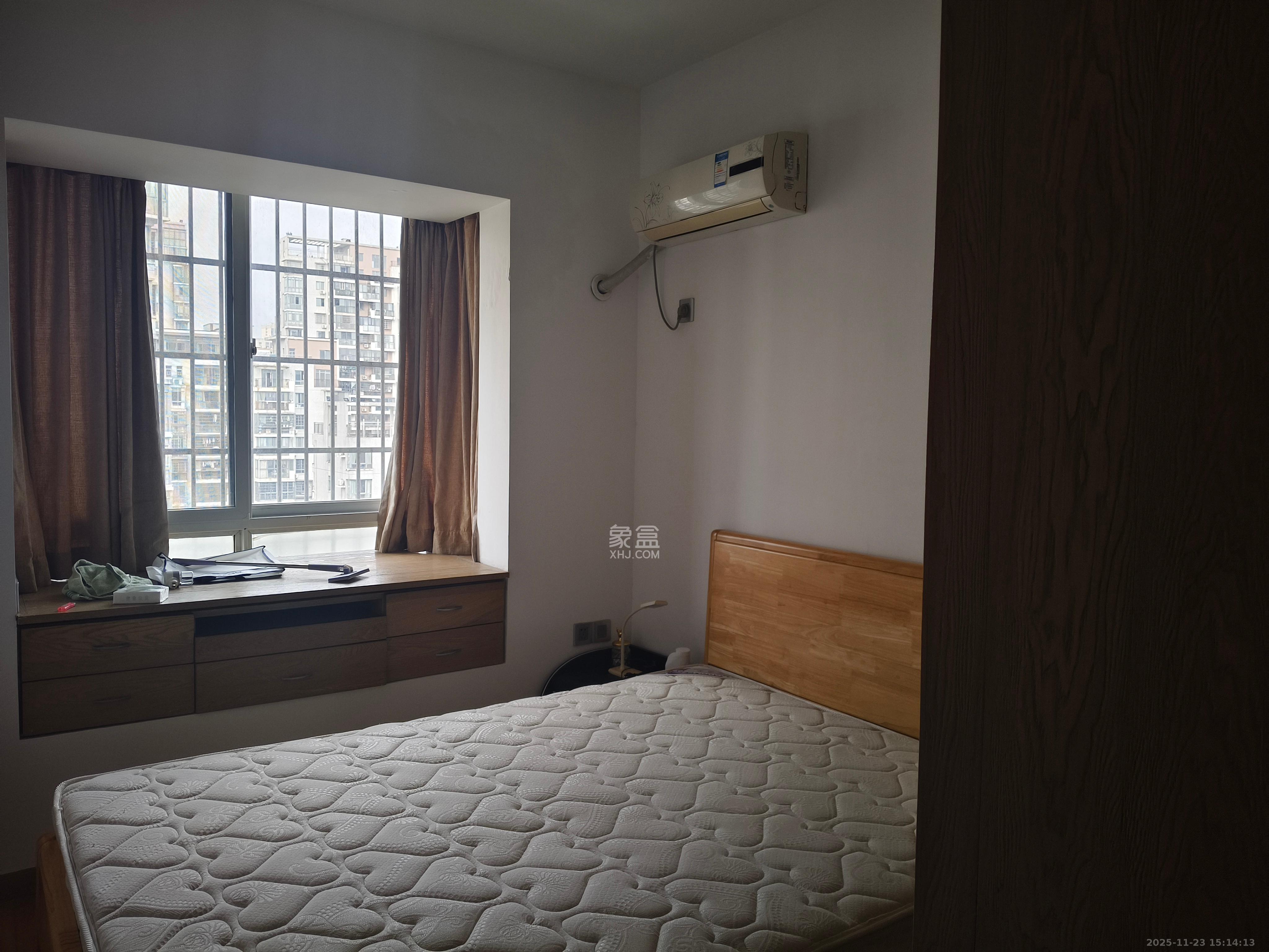 山语城一期  2室1厅1卫    2200.0元/月室内图