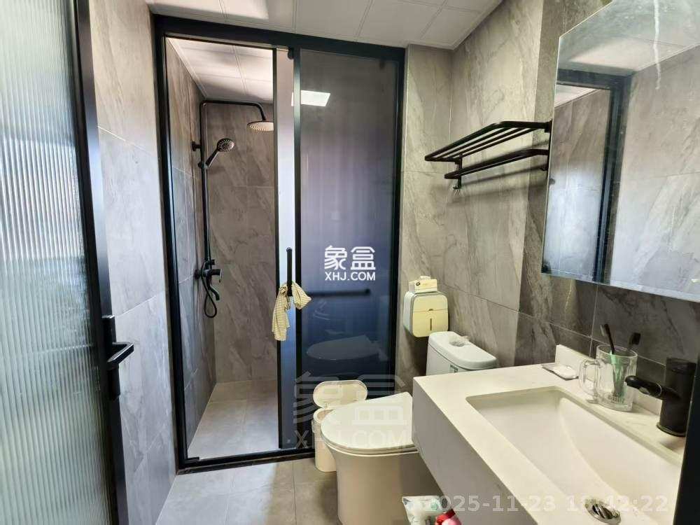 奥园养生城 4室2厅2卫 5000.0元/月 奥园养生城 4室2厅2卫 5000.0元/月室内图