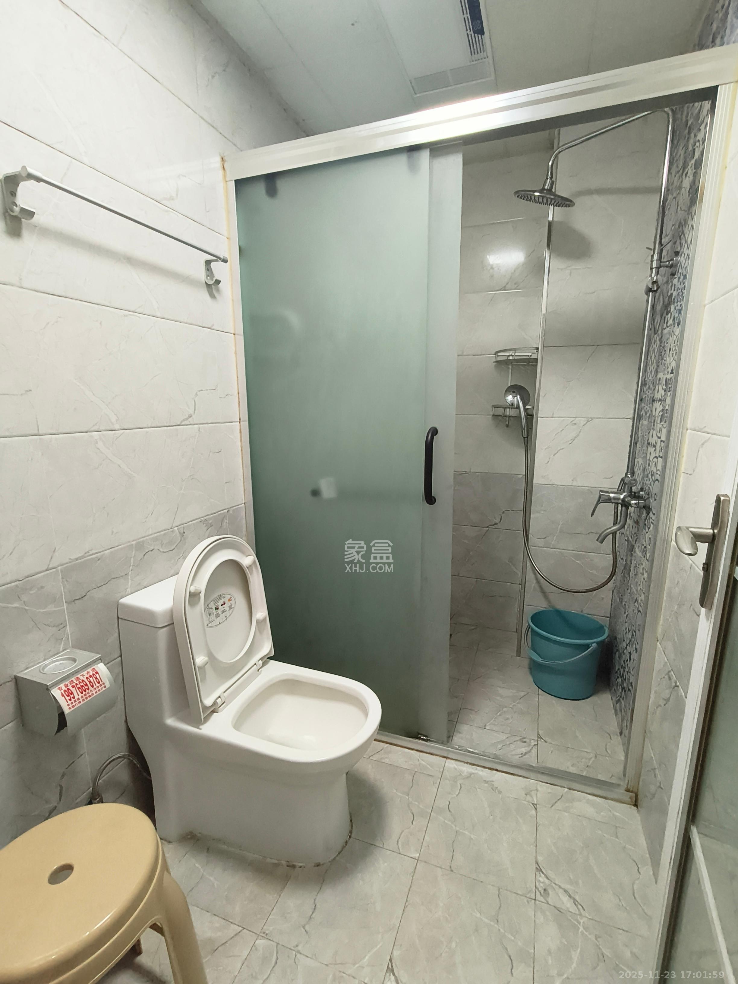 第六都（陆都小区）  1室1厅1卫    1800.0元/月室内图