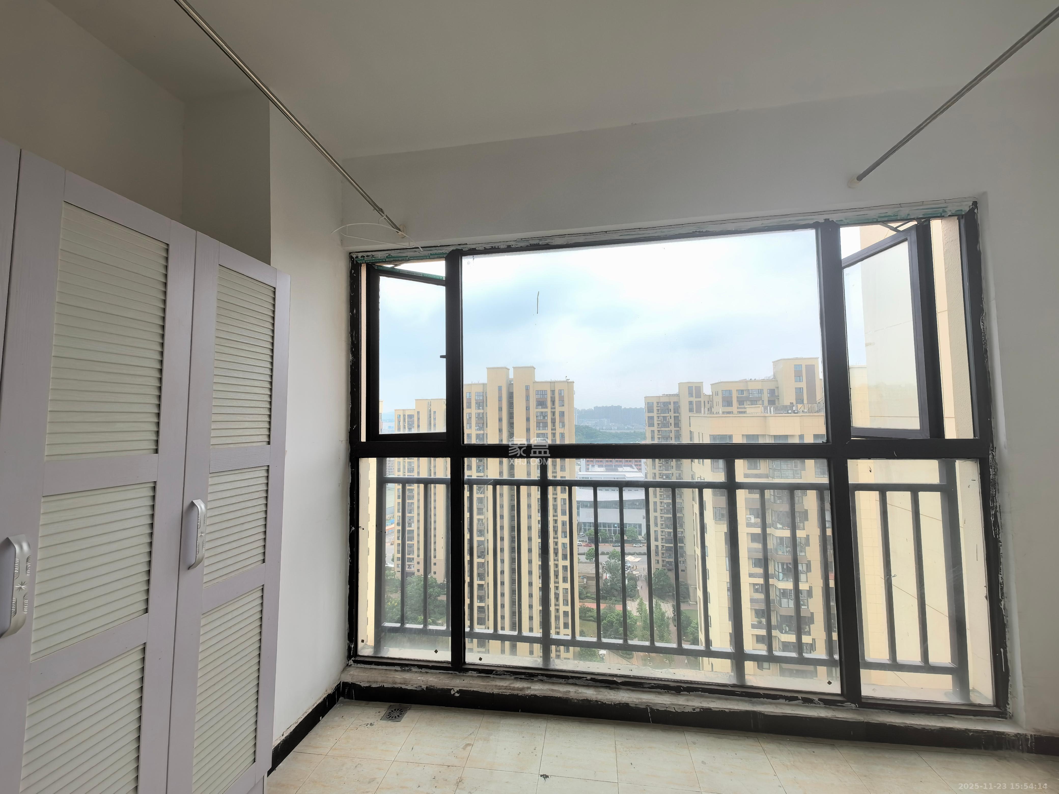 卓越蔚蓝城邦 4室2厅2卫 2300.0元/月 卓越蔚蓝城邦 4室2厅2卫 2300.0元/月室内图