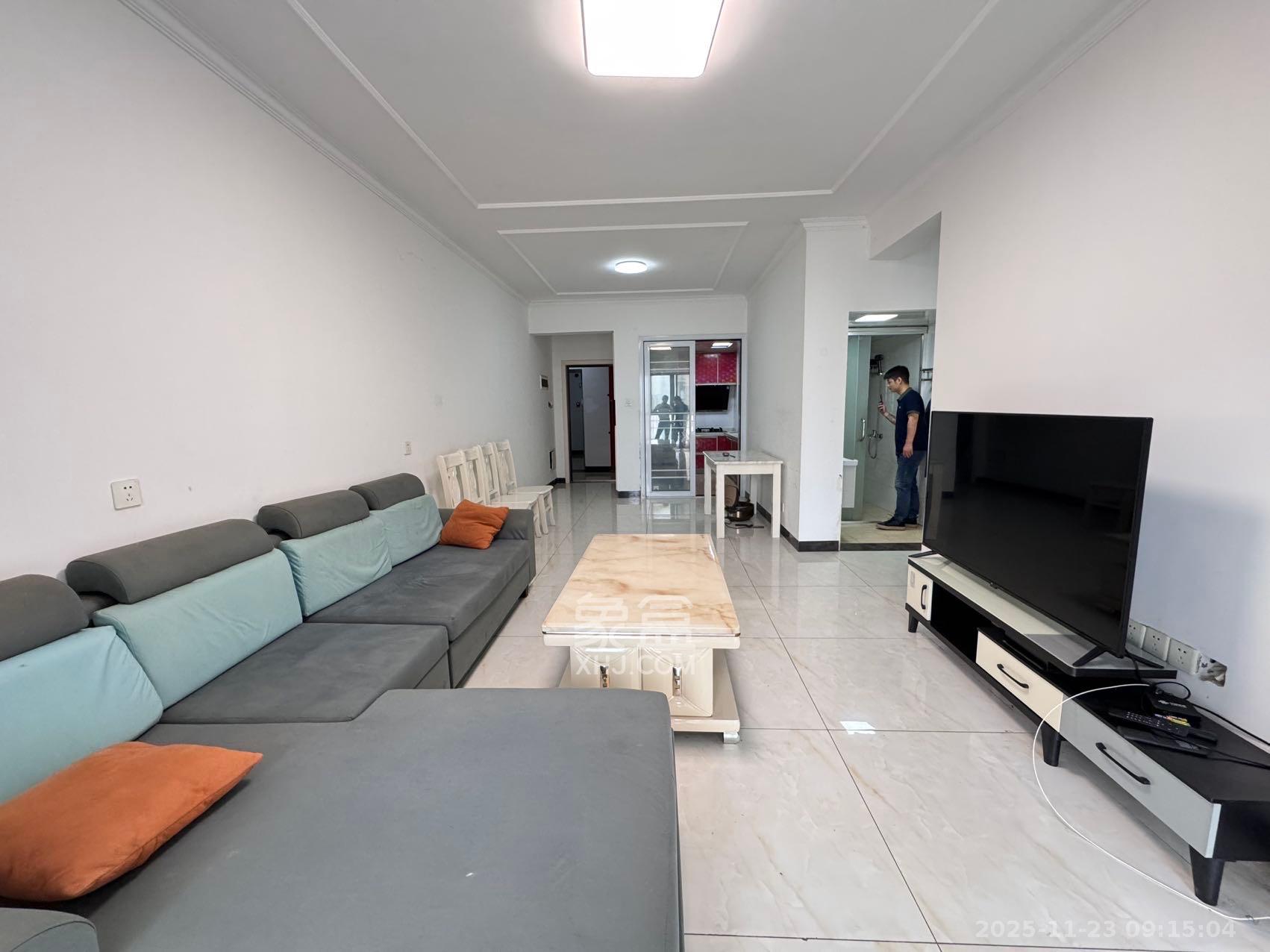 和悦城(蟠龙景苑) 3室2厅1卫 2000.0元/月 和悦城(蟠龙景苑) 3室2厅1卫 2000.0元/月室内图