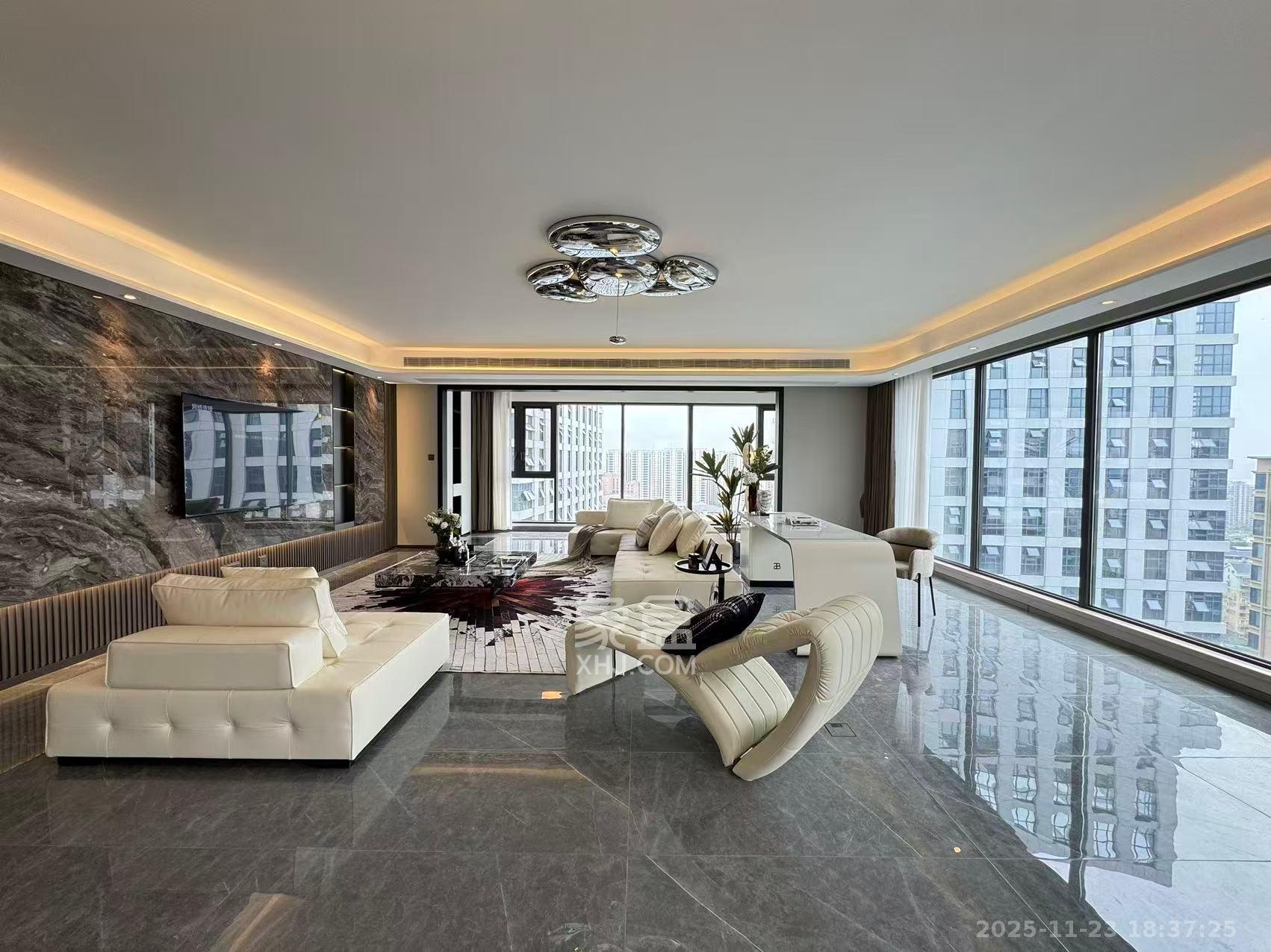 龙湖春江天曜二期  4室2厅2卫    9500.0元/月室内图