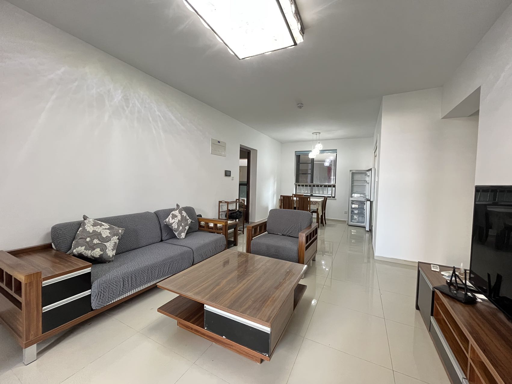 冠永·凤凰城  3室2厅2卫    2500.0元/月室内图