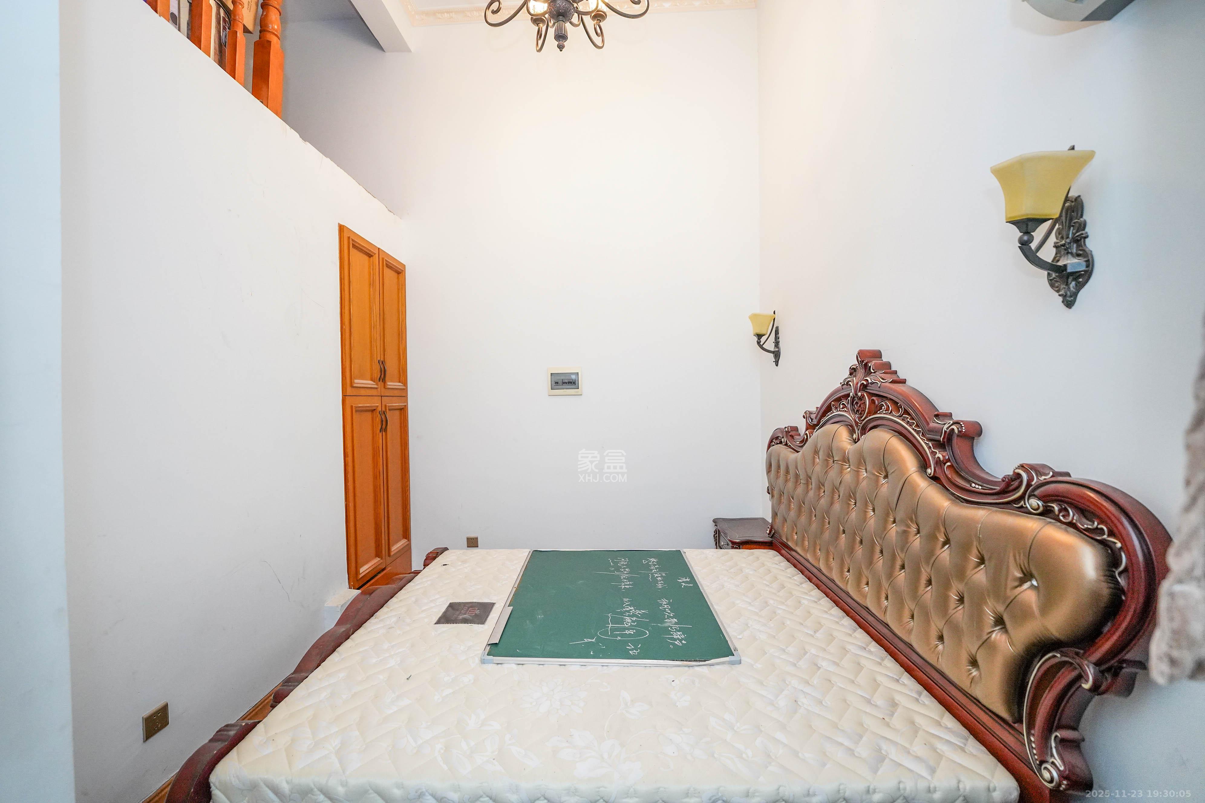 五矿紫湖香醍  2室2厅1卫    89.8万卧室