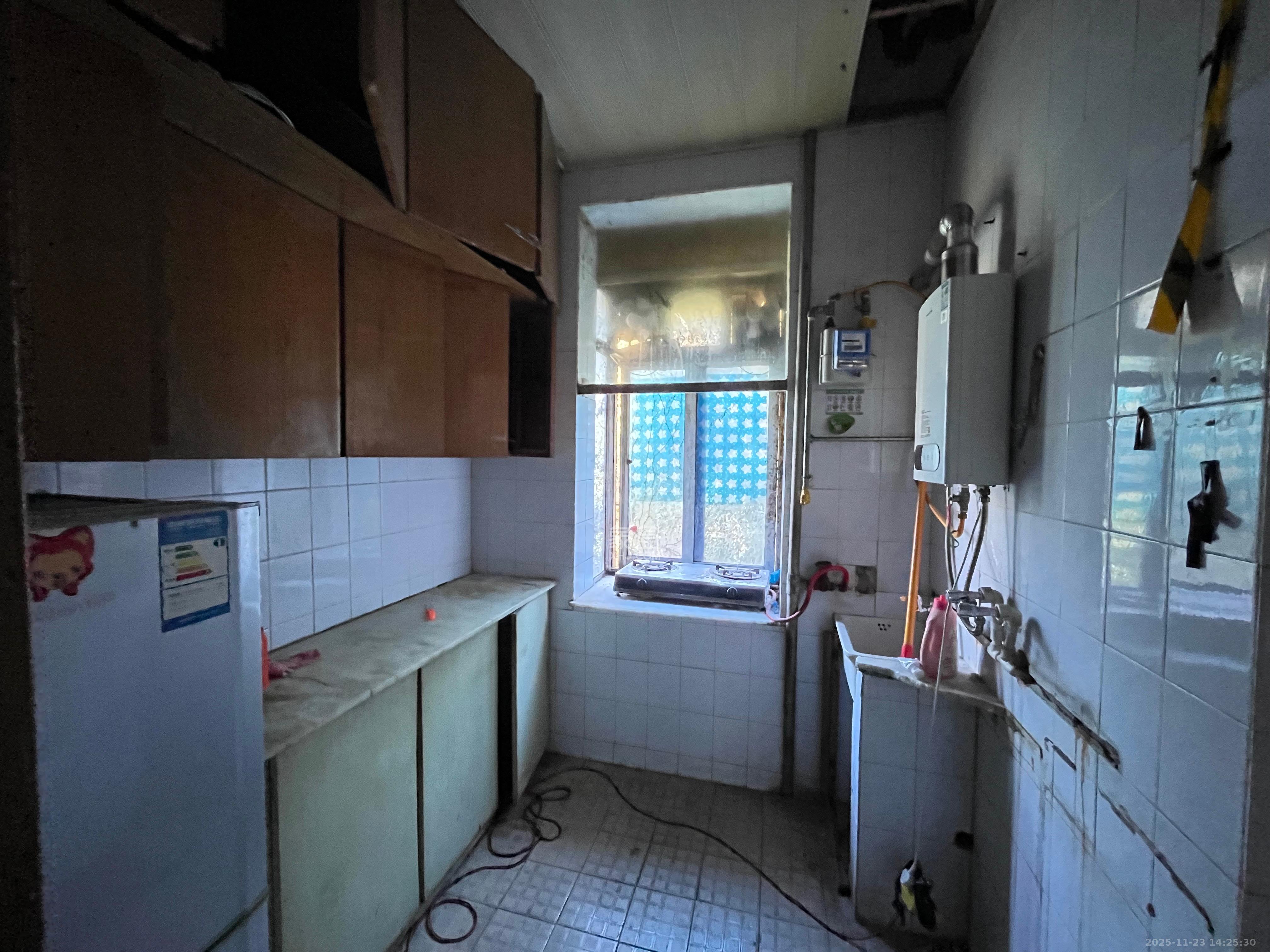 长沙理工大学东院西院  4室1厅1卫    1600.0元/月室内图