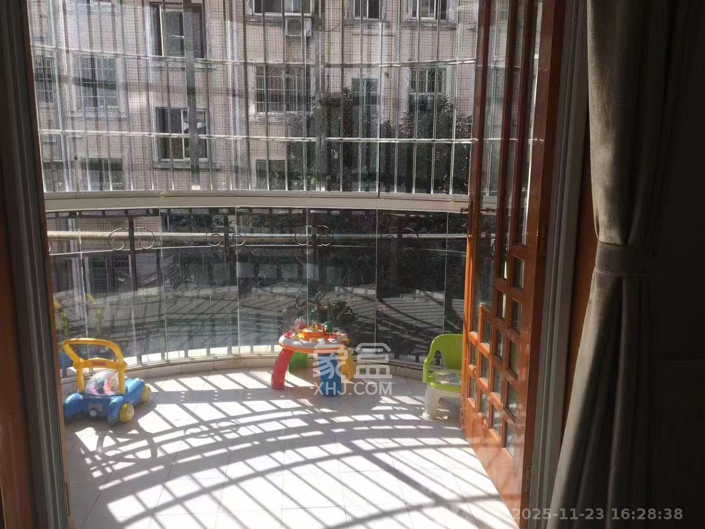 白沙花园  2室2厅1卫    2400.0元/月