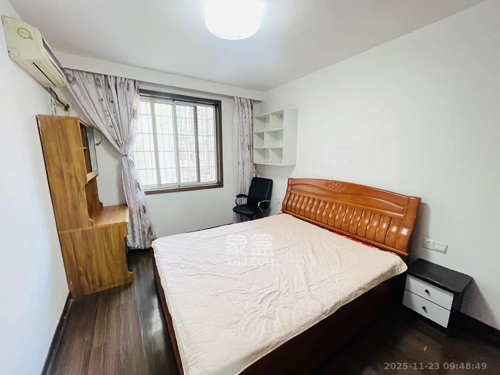 马王堆社区七片  3室2厅1卫    1800.0元/月