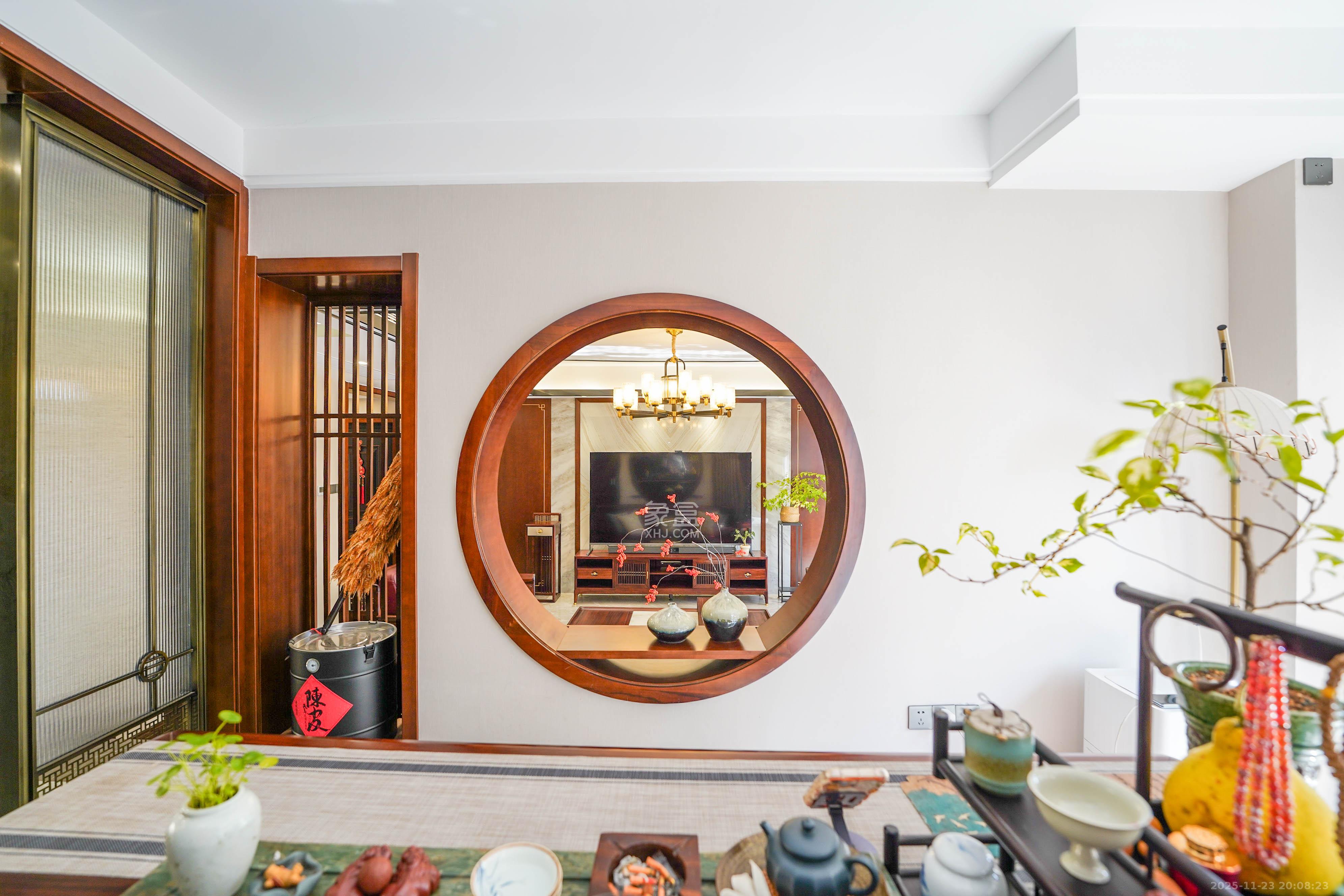 汇金城/嘉华城一期 5室2厅1卫 251.0万 汇金城/嘉华城一期 5室2厅1卫 251.0万客厅