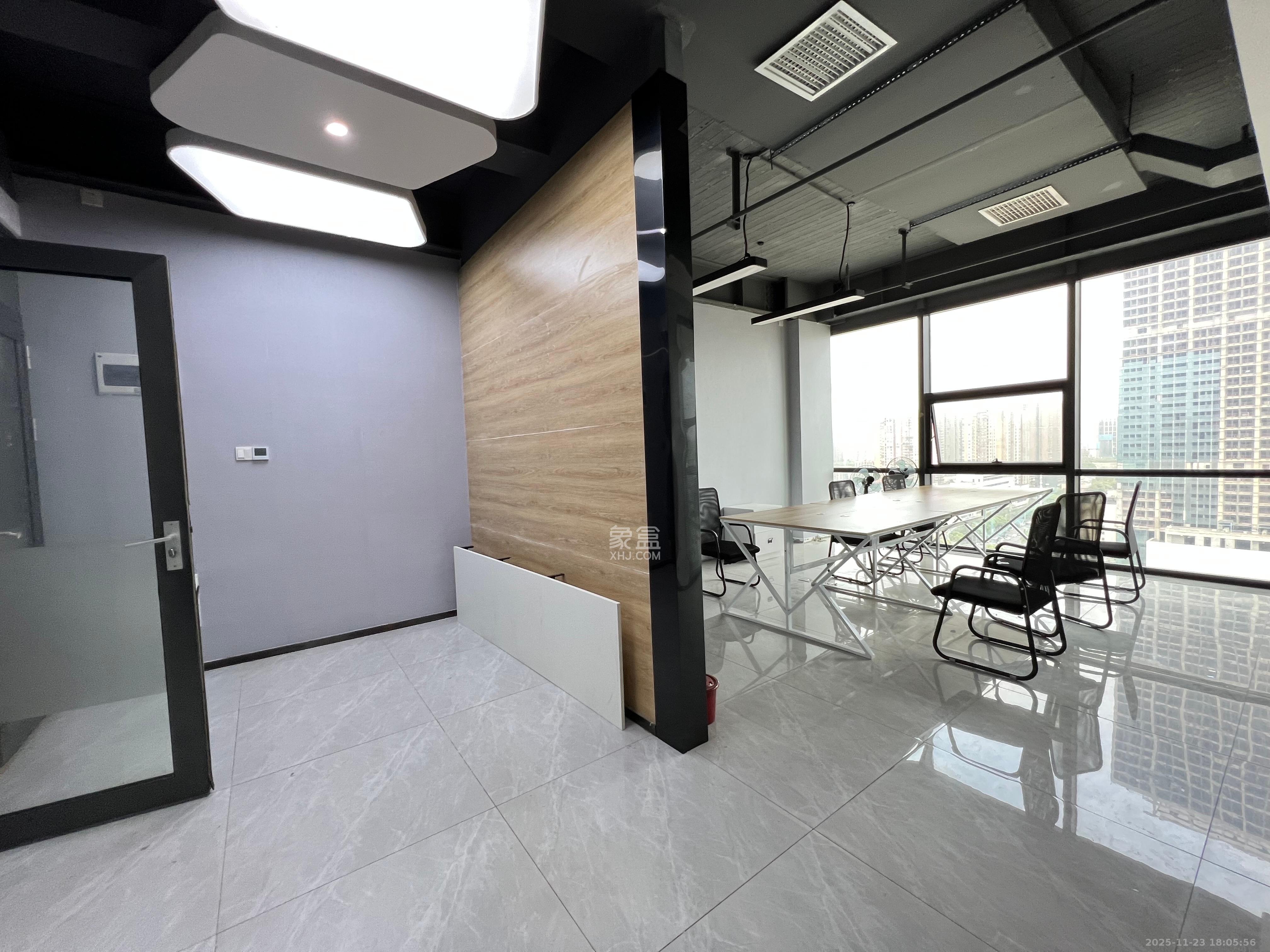 东盈商业广场（华泉城市广场）   120.0㎡      6000.0元/月