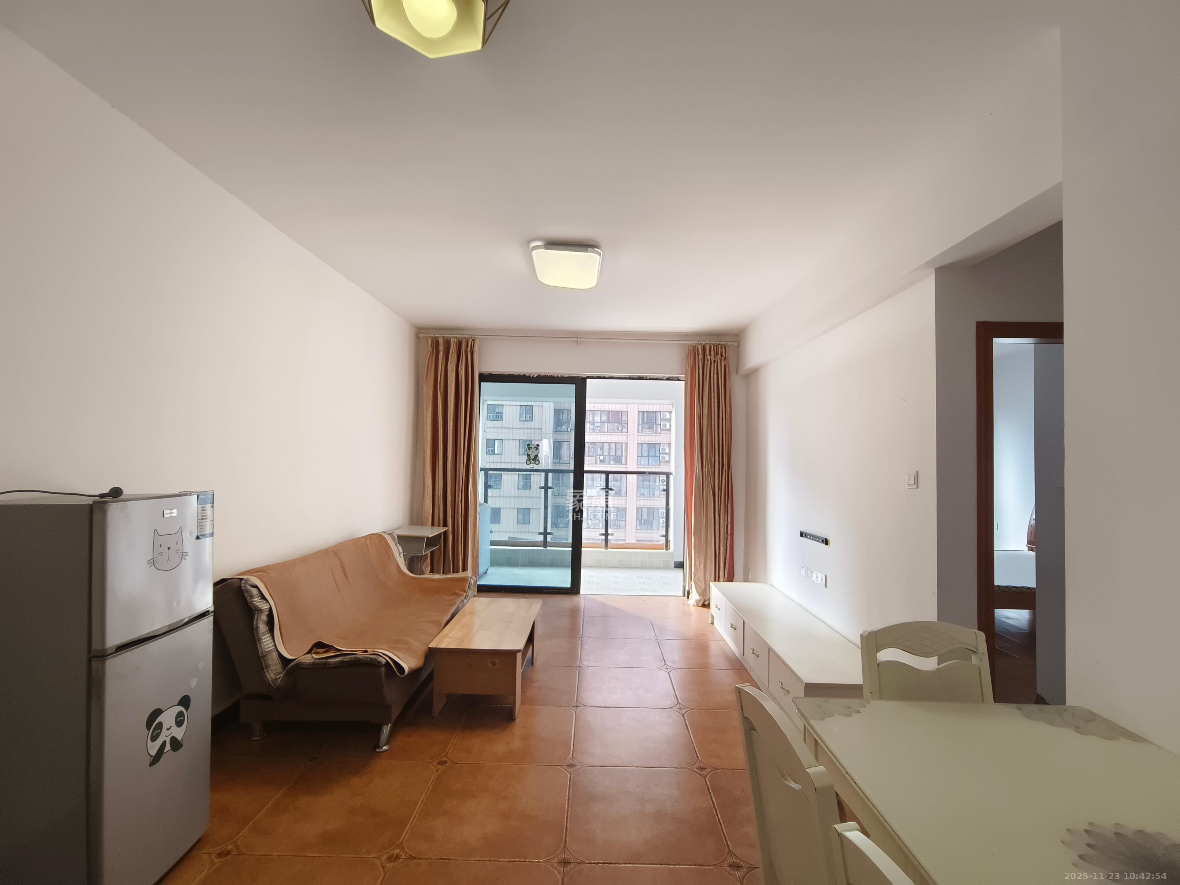 润和又一城  2室2厅1卫    1700.0元/月