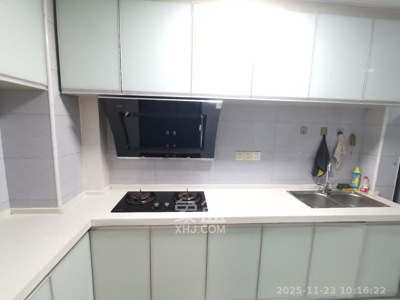 惟盛园  4室2厅2卫    3200.0元/月