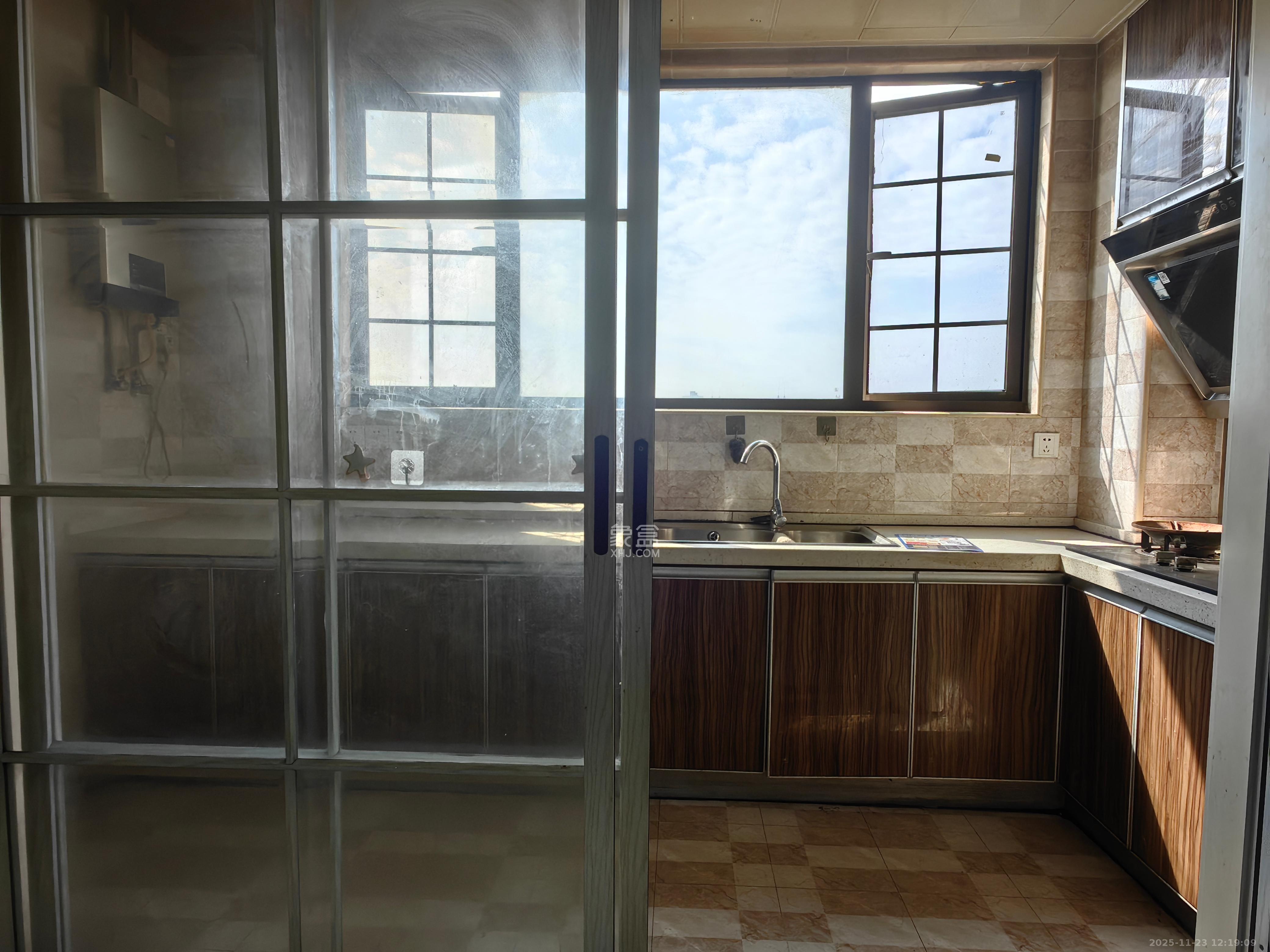 宏聚地中海 2室2厅2卫 1600.0元/月 宏聚地中海 2室2厅2卫 1600.0元/月室内图