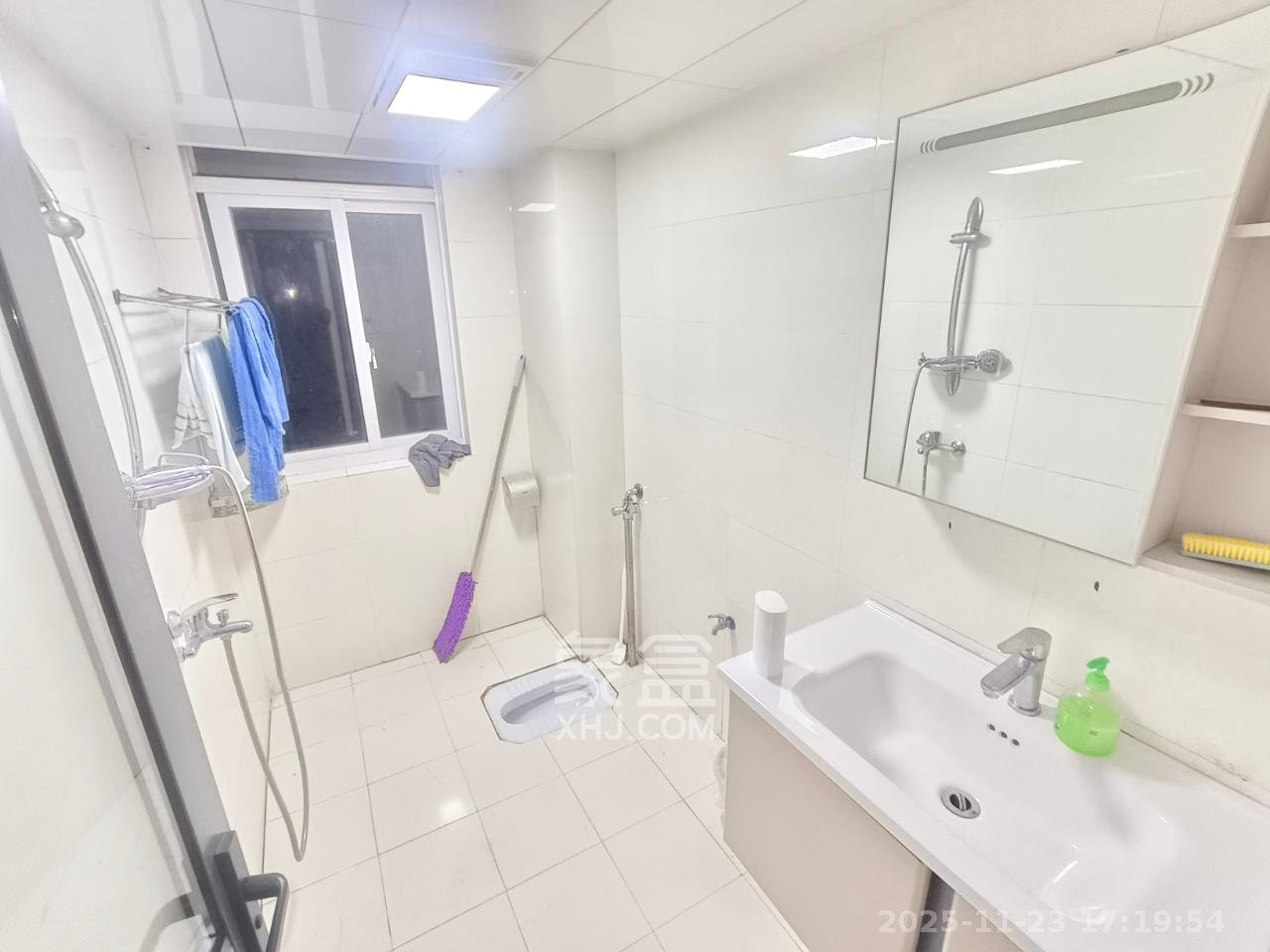 顺天黄金海岸  3室2厅2卫    2600.0元/月室内图