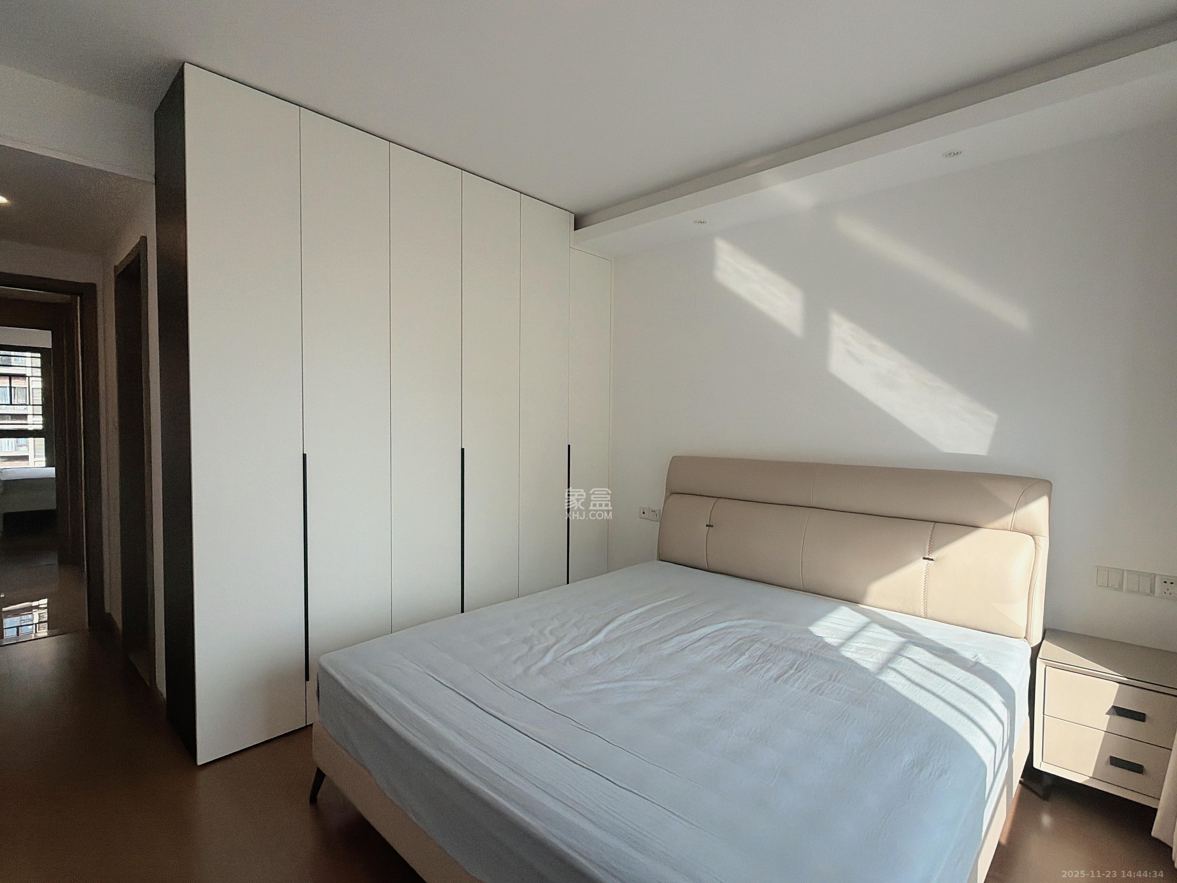 龙湖铂金中心（龙湖春江郦城）  3室2厅2卫    5500.0元/月室内图