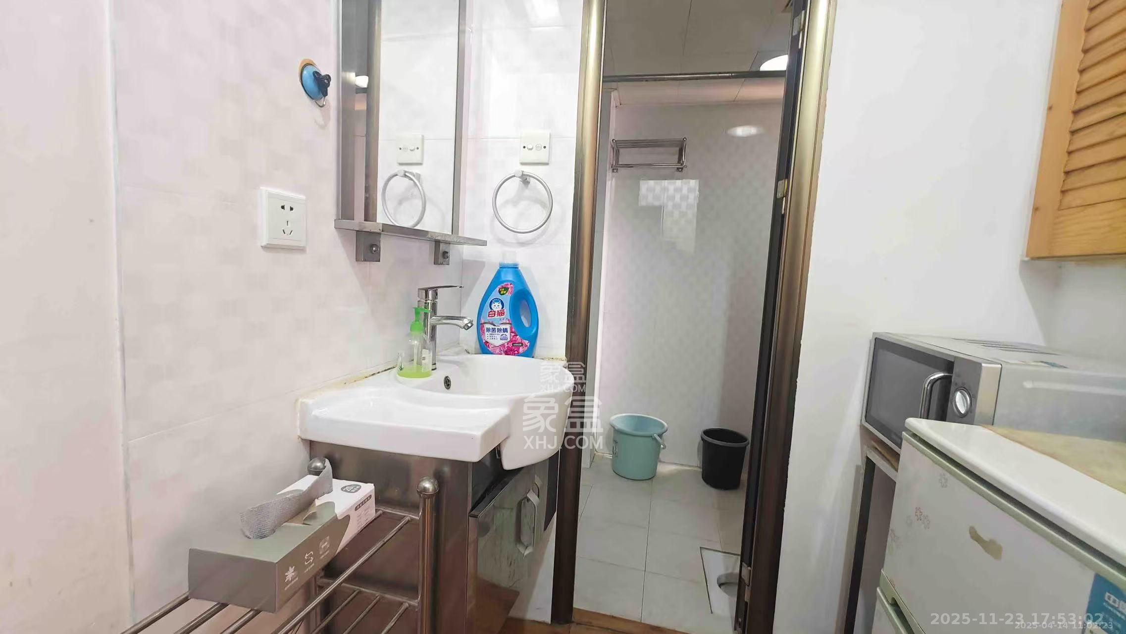 银轩铭誉（四海怡家）  1室1厅1卫    1500.0元/月室内图