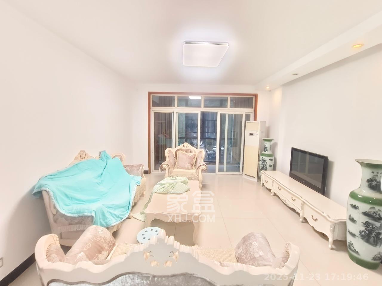 顺天黄金海岸 3室2厅2卫 2600.0元/月 顺天黄金海岸 3室2厅2卫 2600.0元/月室内图