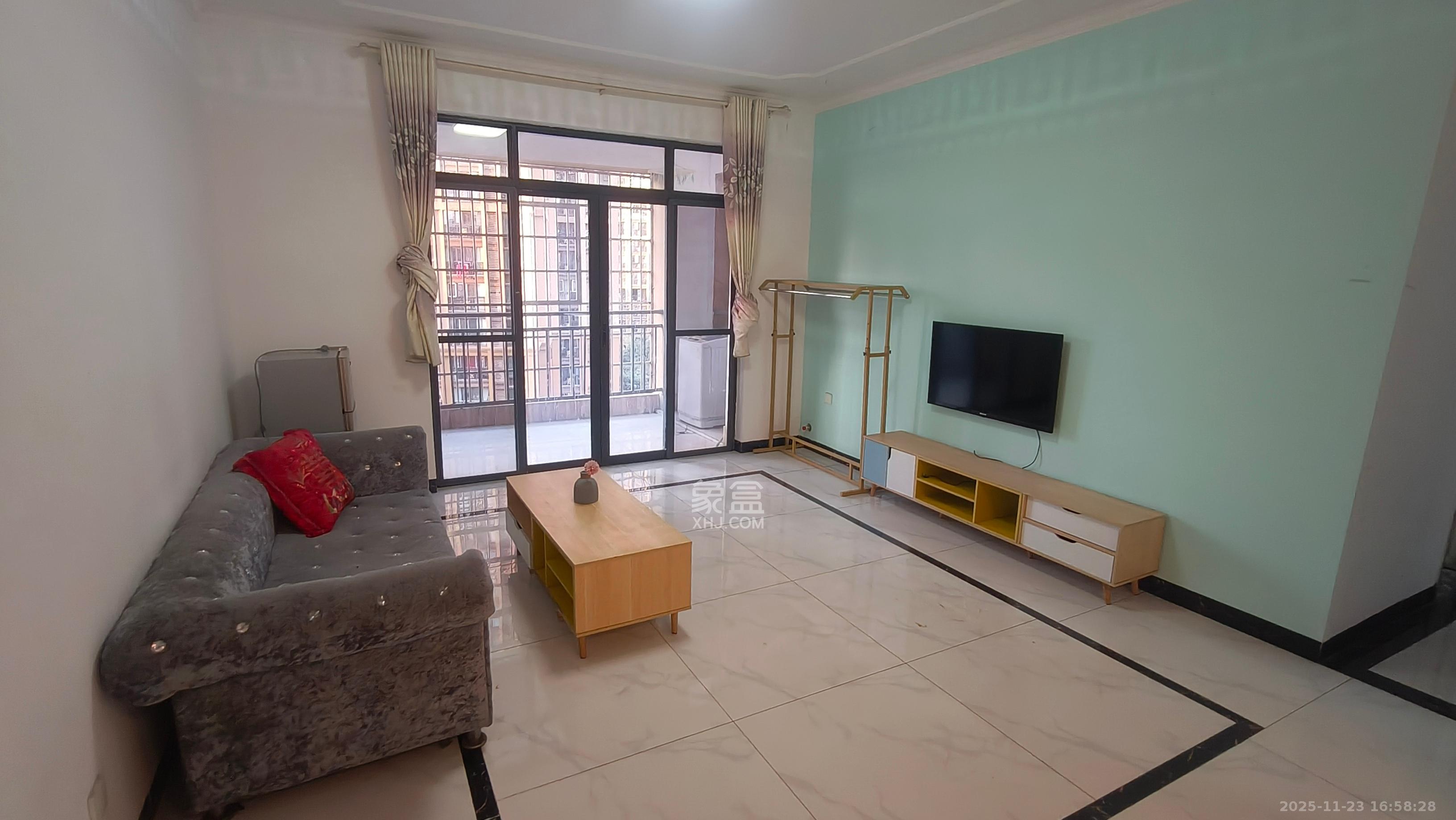 新盛珑璟台  4室2厅2卫    2600.0元/月