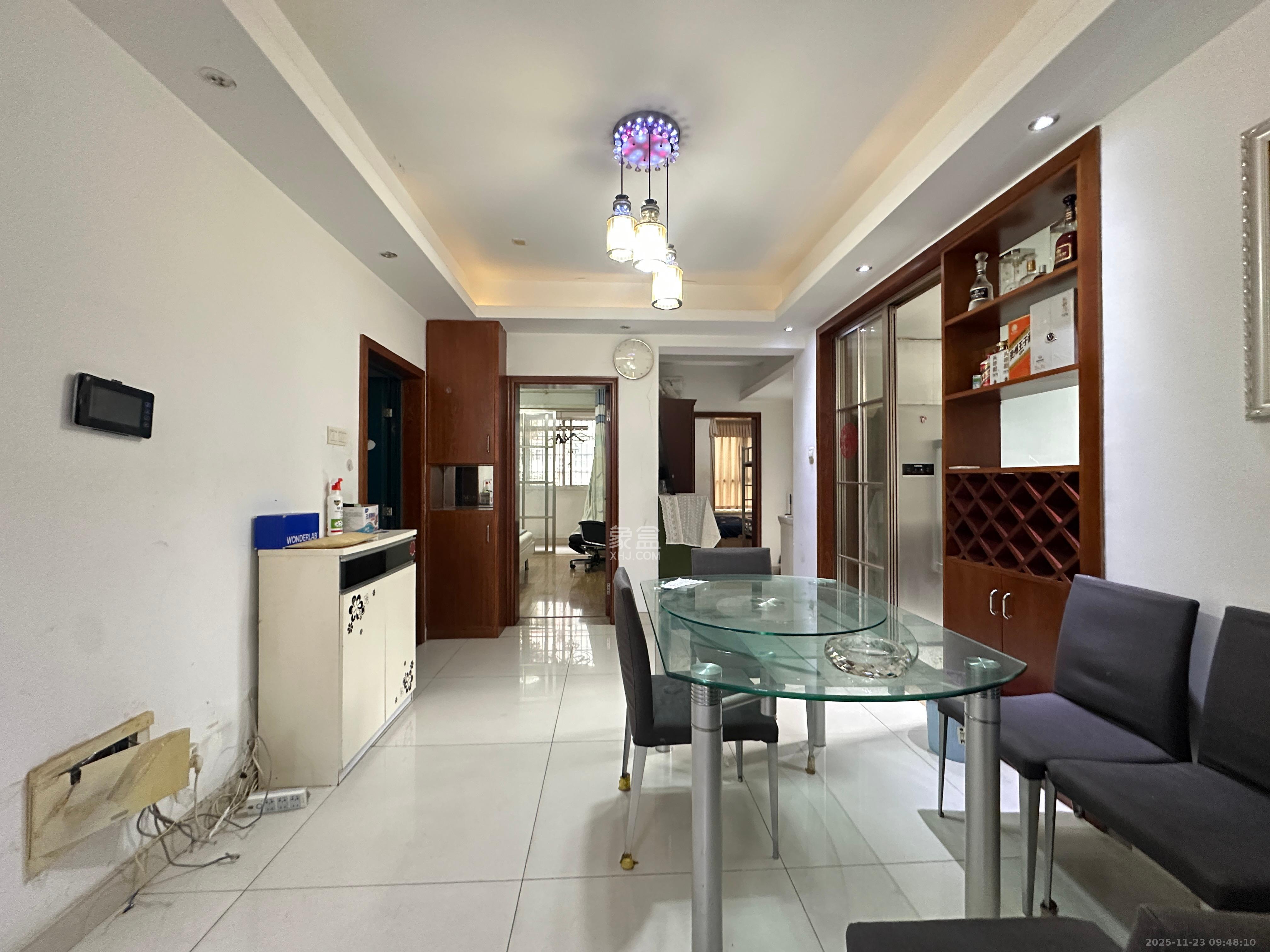 桔香鑫城  3室2厅2卫    2600.0元/月室内图