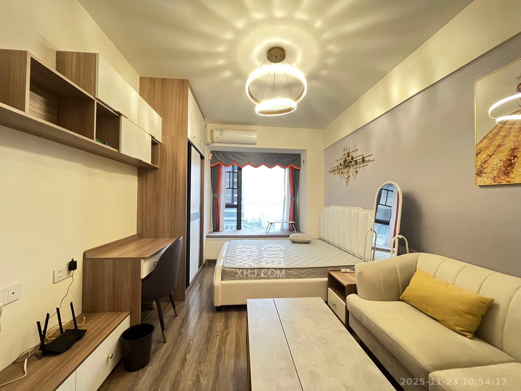 卓越浅水湾  1室1厅1卫    1800.0元/月