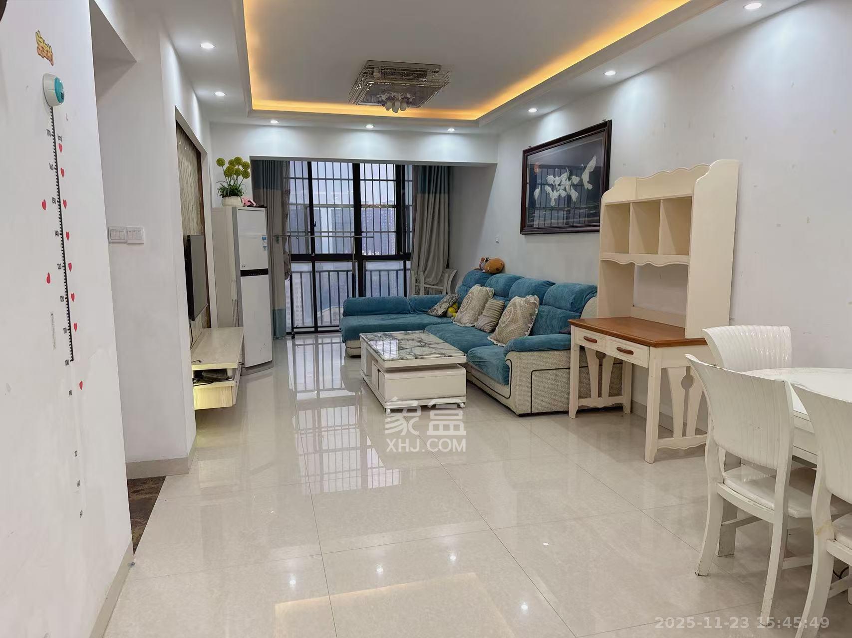 卓越蔚蓝海岸三期  2室2厅1卫    2000.0元/月