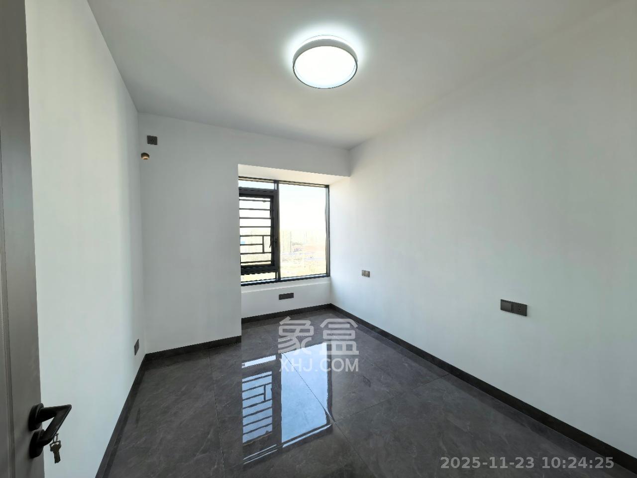 桥头家园二期（桥头家苑二期）  4室2厅2卫    2400.0元/月室内图