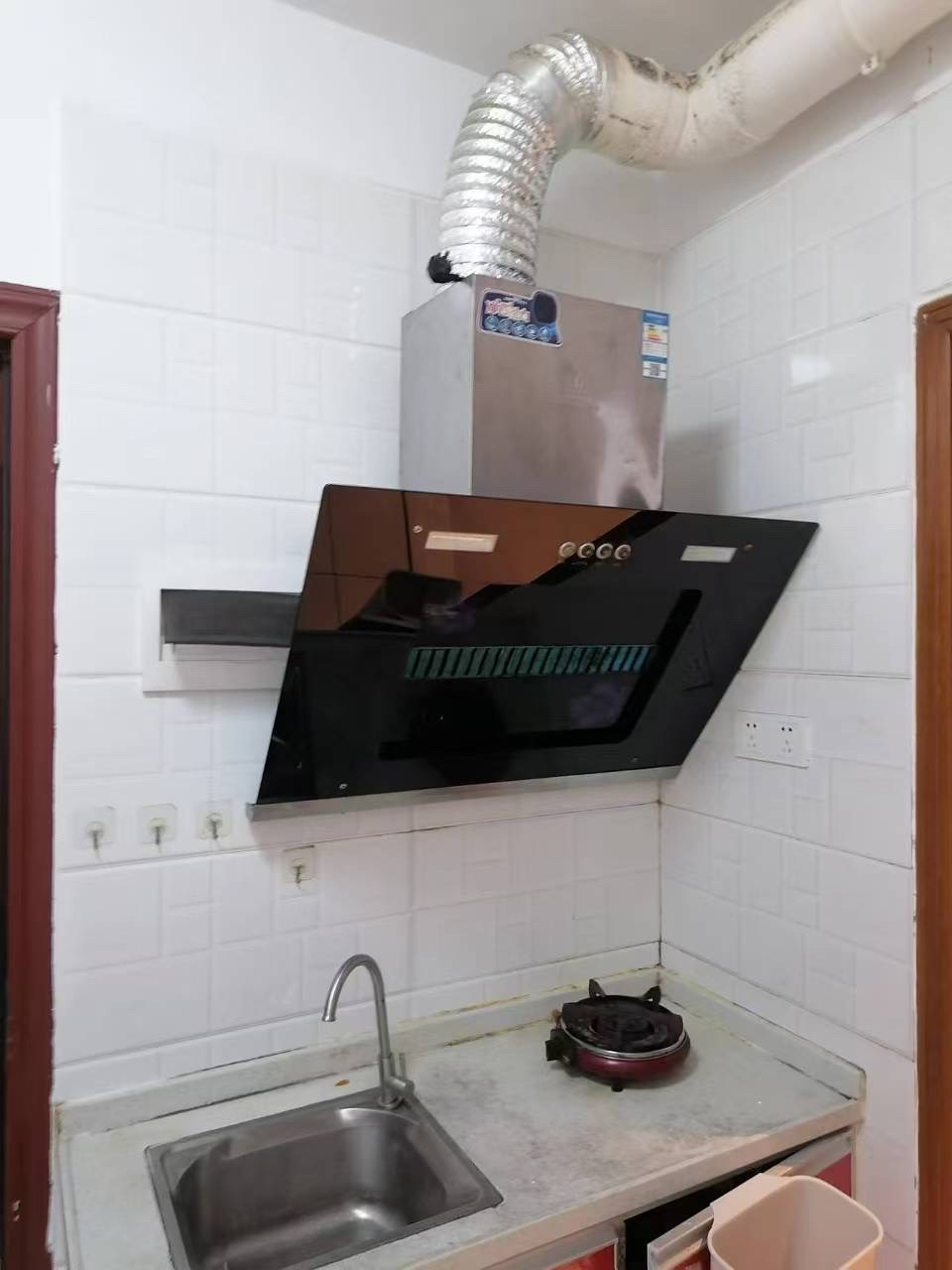 鸿禧广场 1室0厅0卫 1800.0元/月 鸿禧广场 1室0厅0卫 1800.0元/月室内图