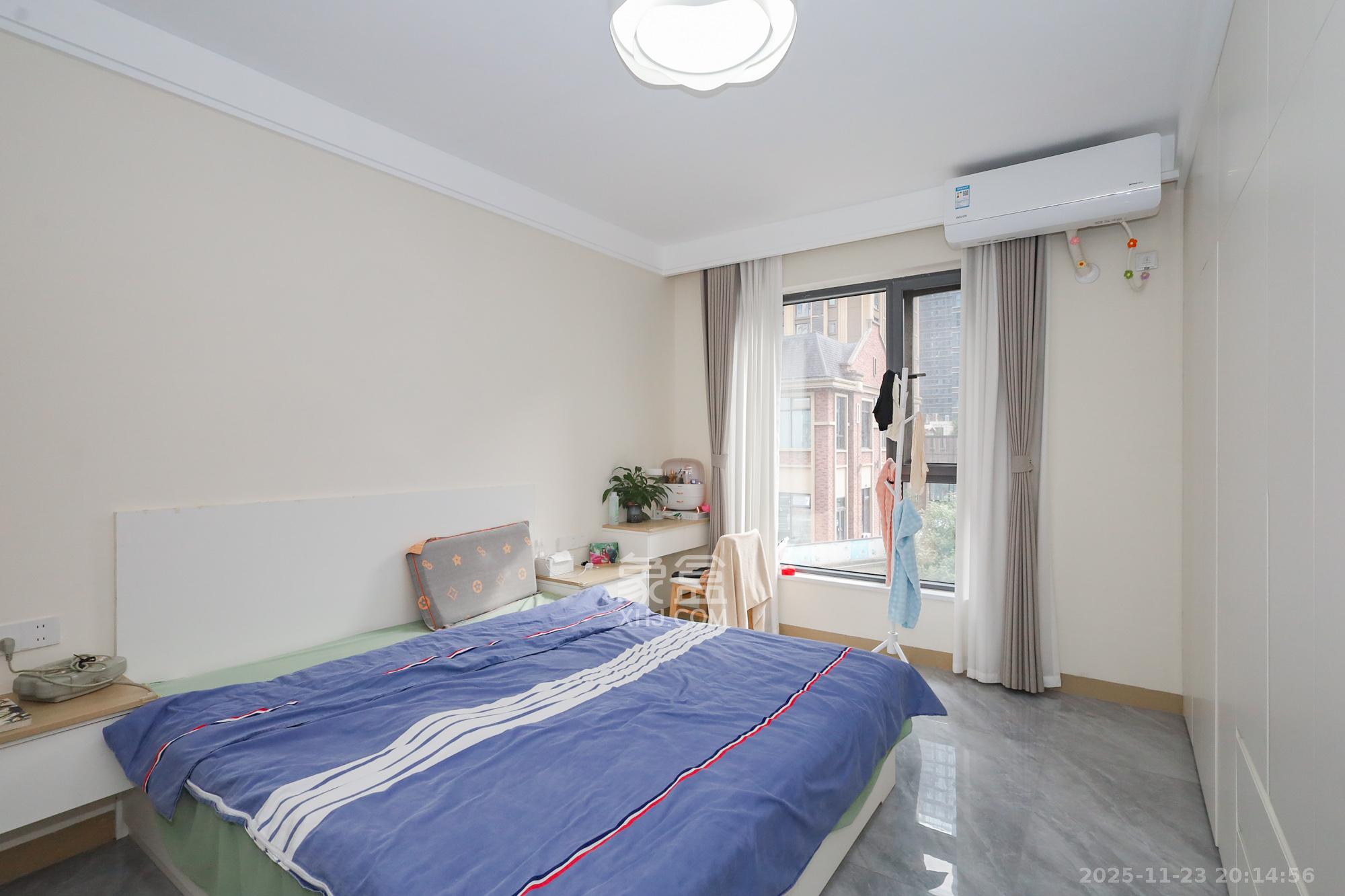 协信星澜汇 4室2厅1卫 180.0万 协信星澜汇 4室2厅1卫 180.0万卧室