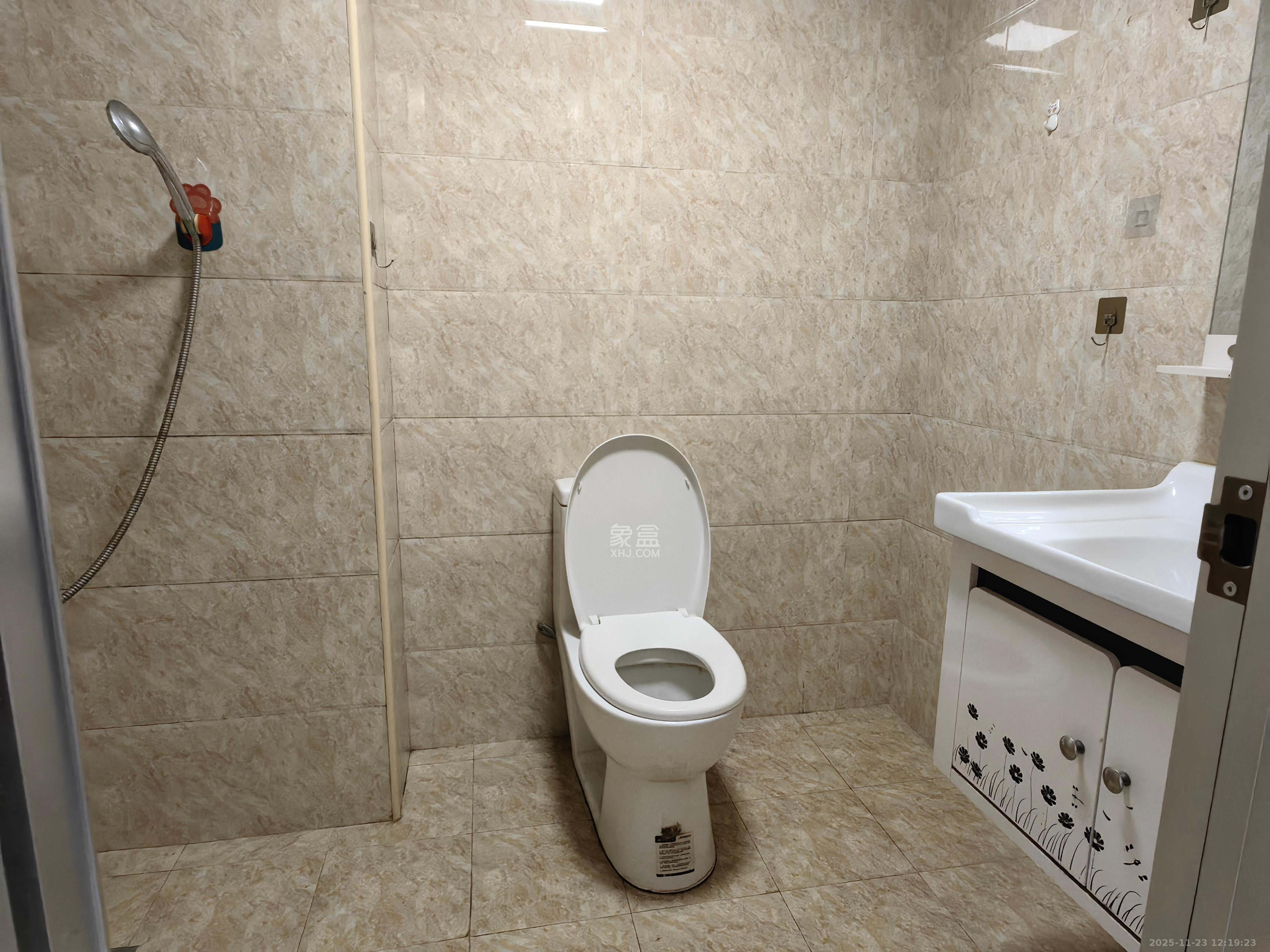 宏聚地中海  2室2厅2卫    1600.0元/月室内图