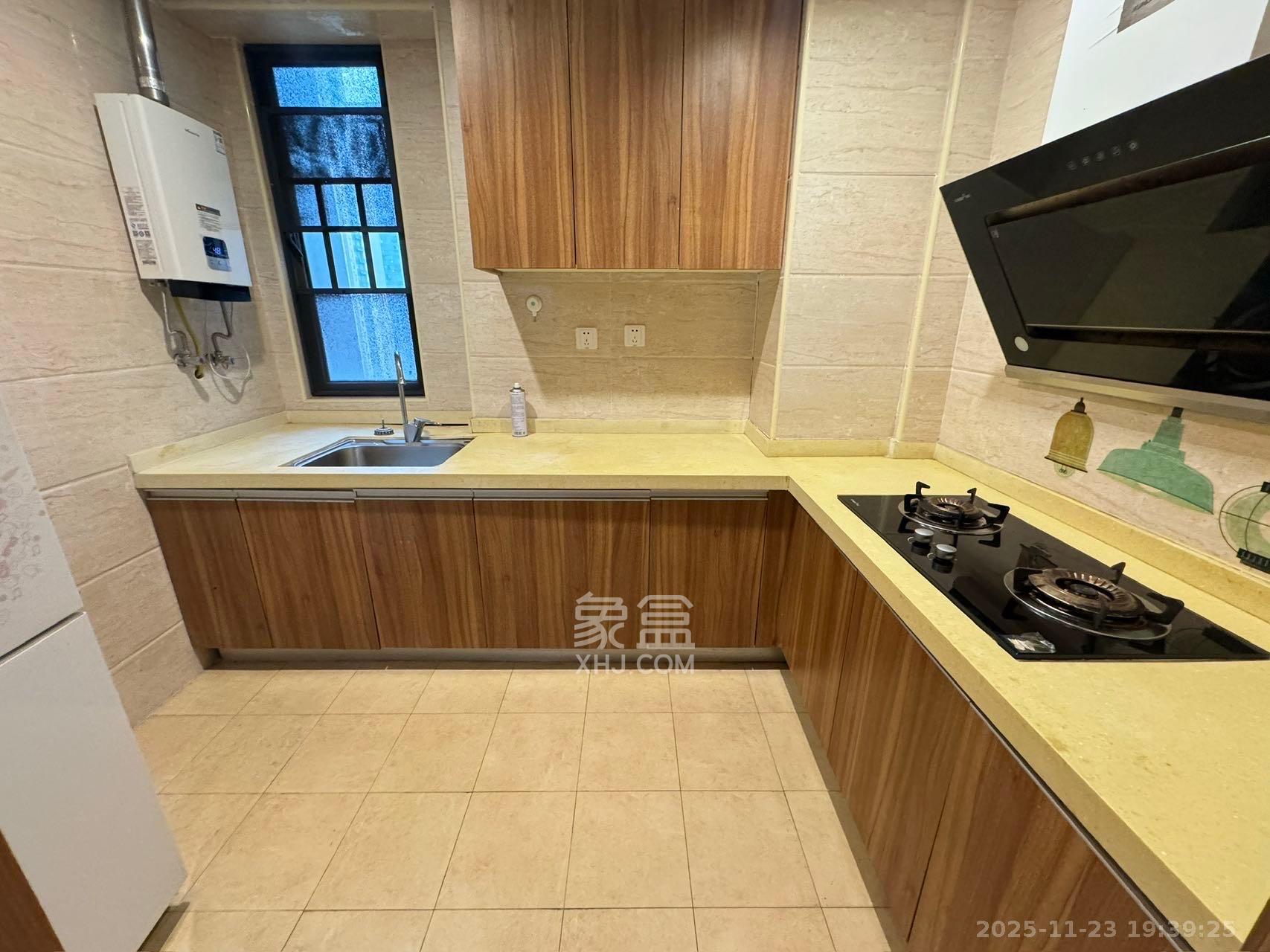 麓谷小镇 1室2厅1卫 2200.0元/月 麓谷小镇 1室2厅1卫 2200.0元/月室内图