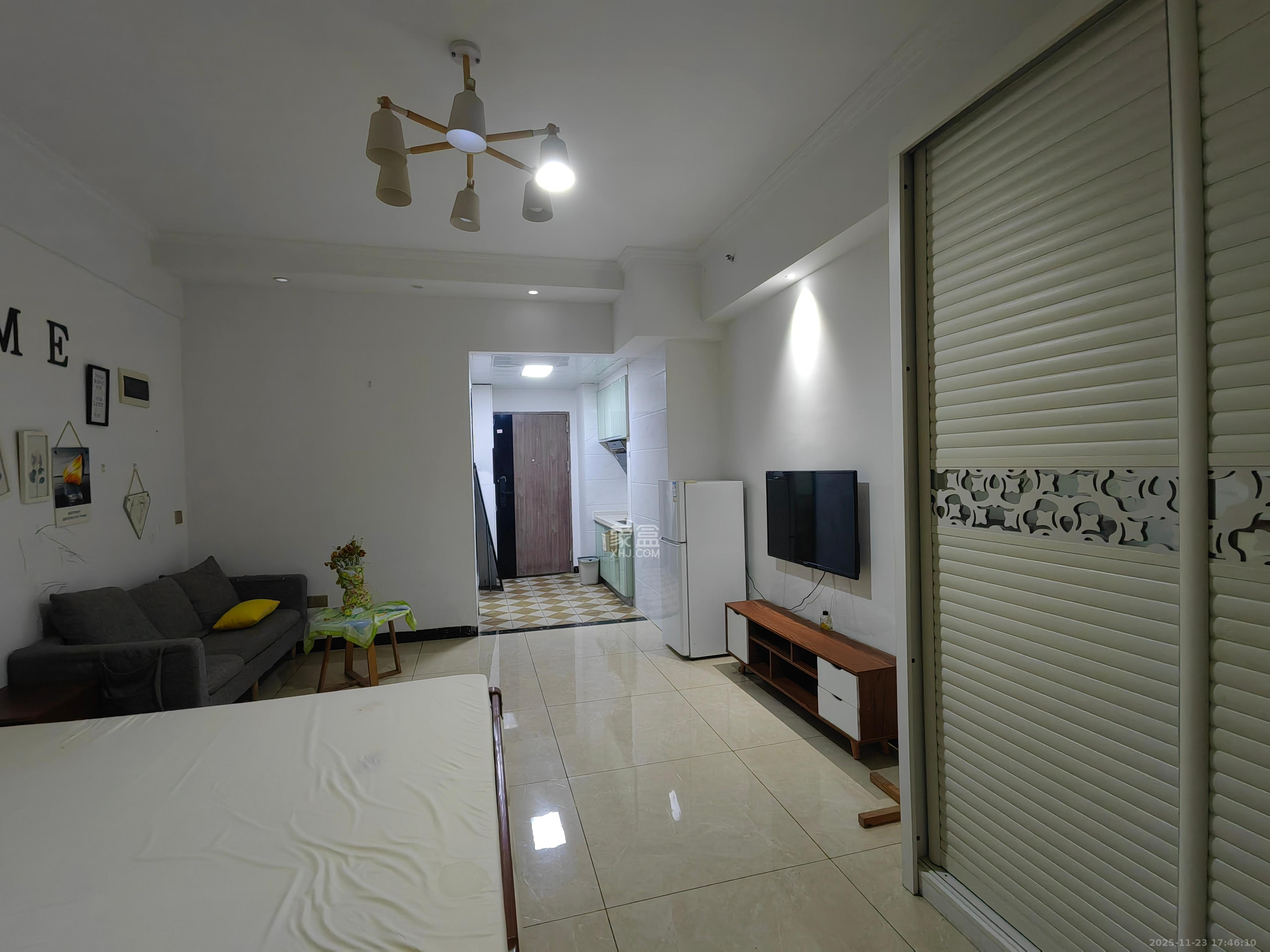 新世界广场  1室1厅1卫    1400.0元/月室内图